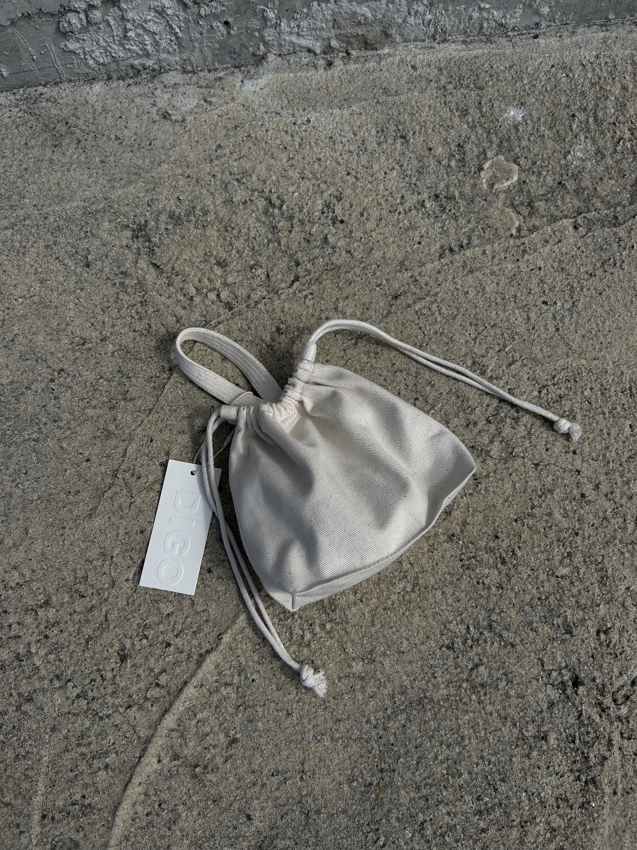 DIGO WRIST POUCH 4.jpg