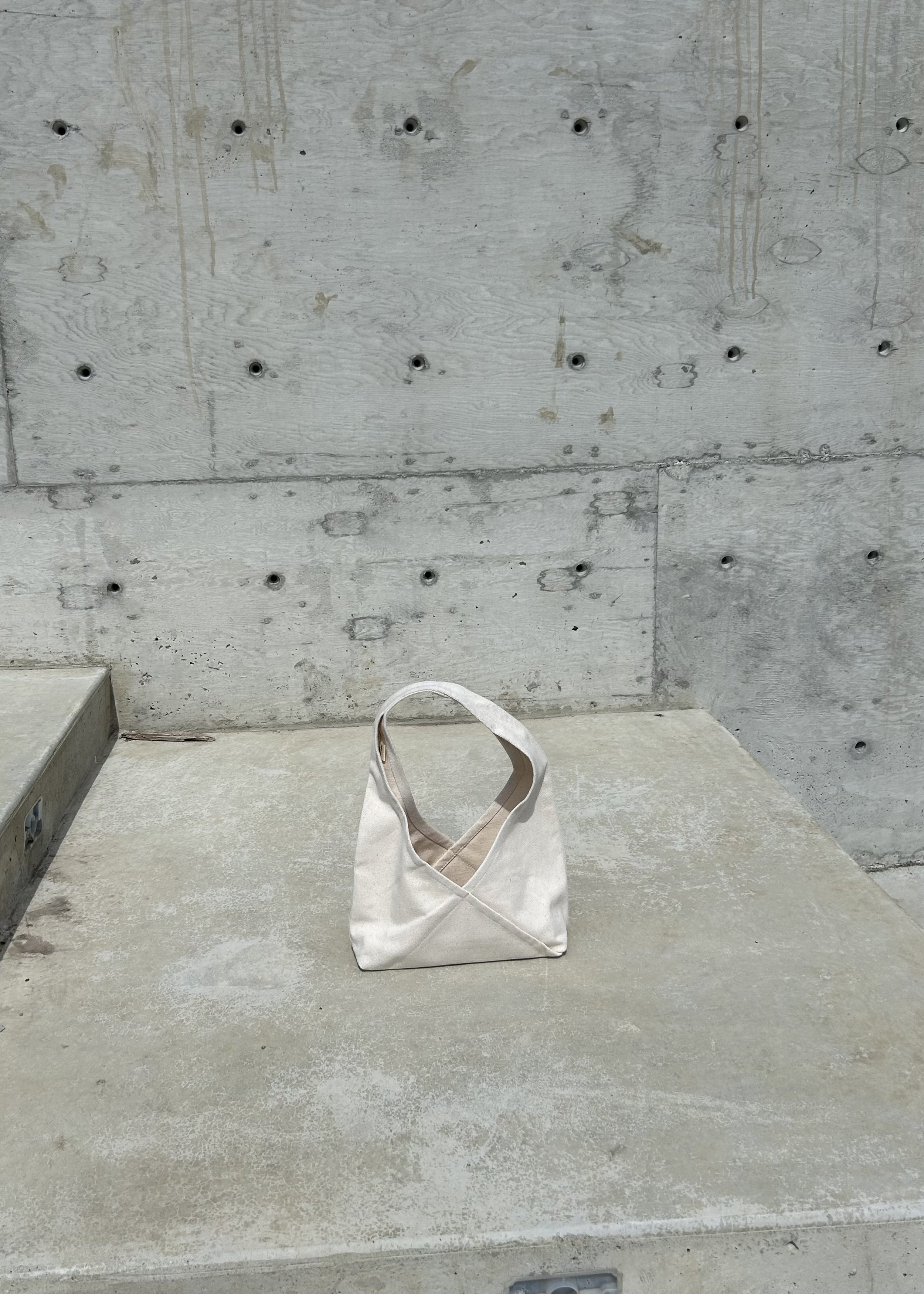 DIGO STUDIO - MINI CROSS TOTE NATURAL CANVAS TWILL 2.jpg