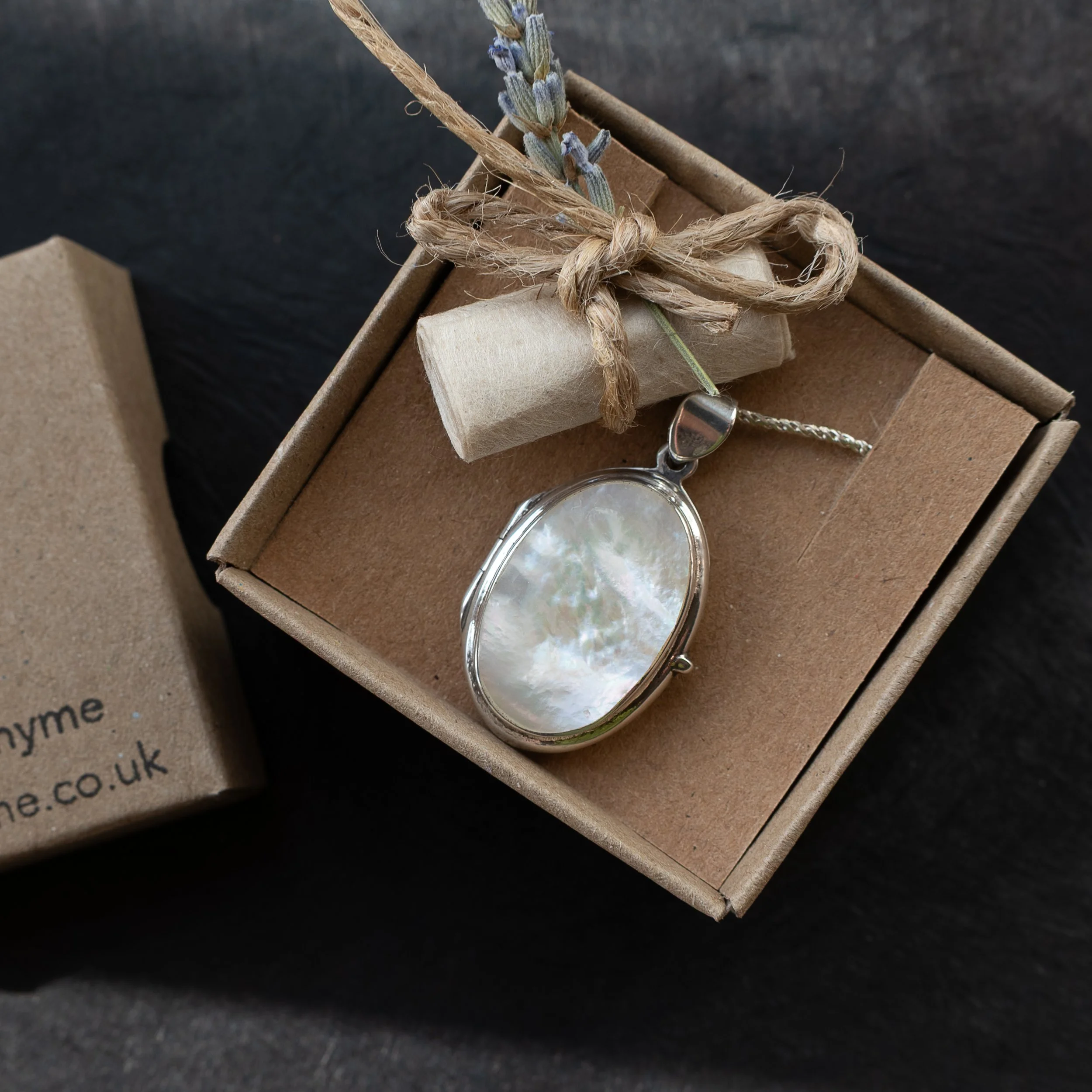 Vintage Locket - Lily of the Valley 03