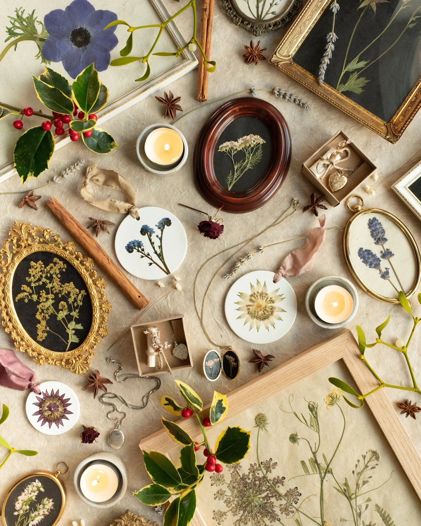 There&rsquo;s still time to order a magical pressed flower gift for someone special - I&rsquo;ll be processing your orders as quickly as I can and they&rsquo;ll be sent as Tracked delivery (as always) to give them the best chance of making it to you 