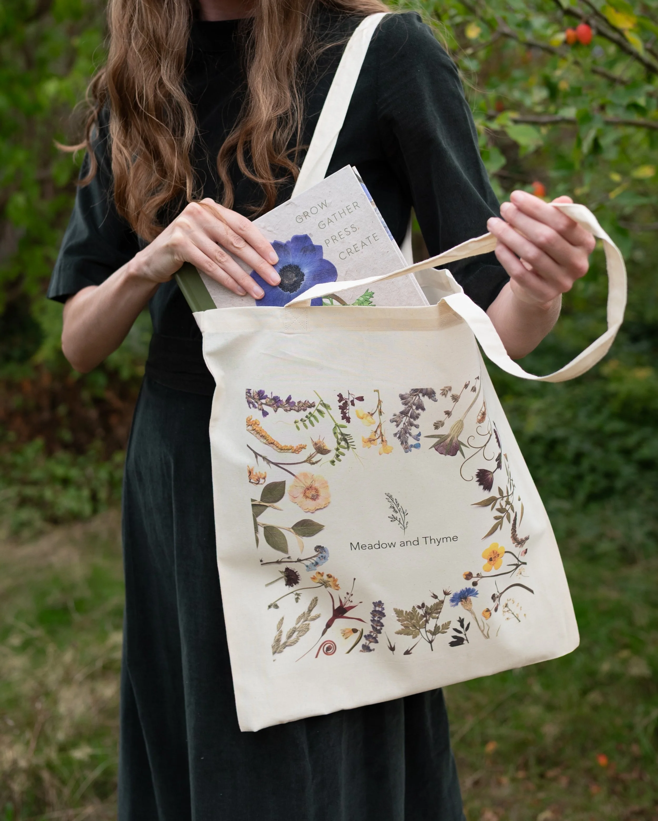 I love a handy cotton tote bag and always make sure I have a few with me when I&rsquo;m out browsing the shops. Lots of you have asked whether I sell one - so now I do! Introducing the Meadow and Thyme tote, printed in Wales on natural cotton. Perfec