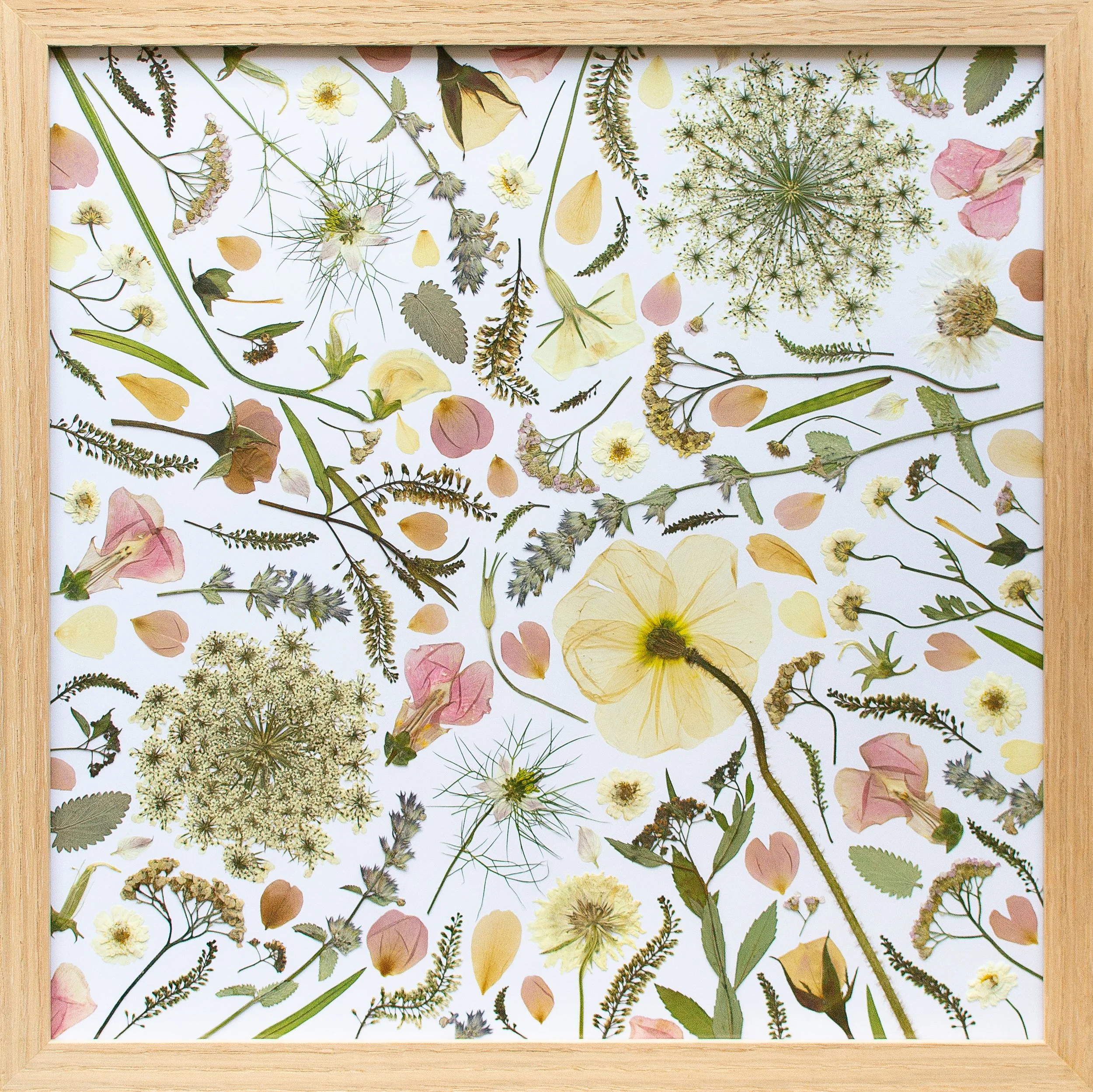 40x40cm Signature Collage style on white background