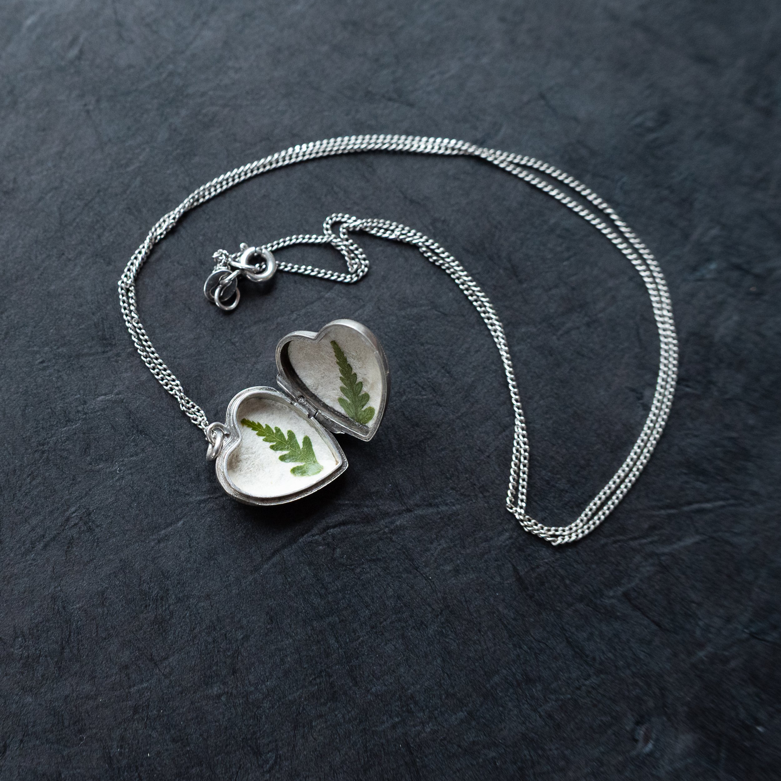 Vintage Locket - Fern 04