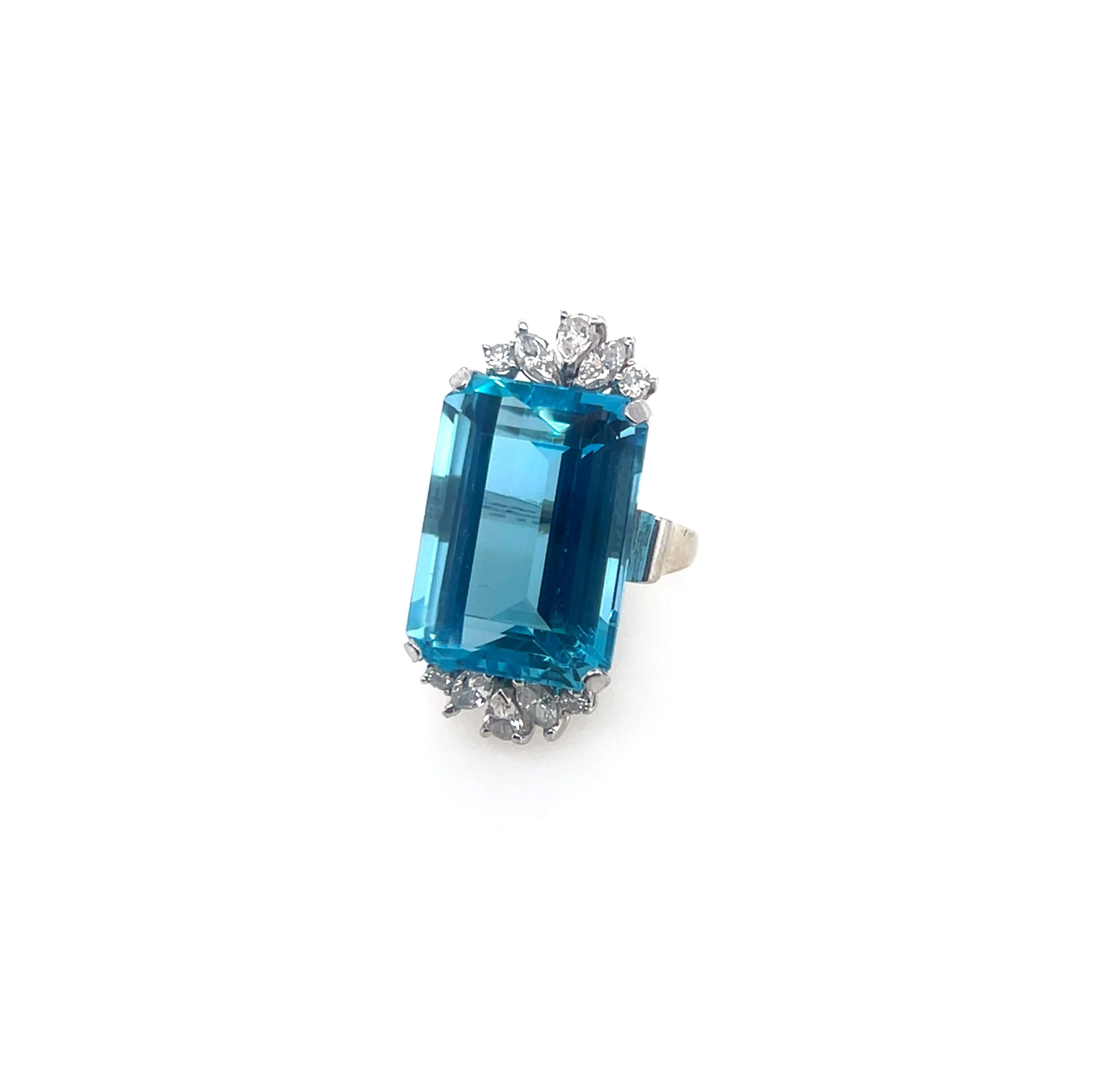 1930s Aquamarine & Diamond Ring