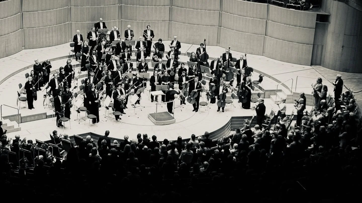&bdquo;(..) Albrecht is not only a conductor but also a concert organist, and this is evident in his tendency to treat timbres as if they were organ stops. As a result, his interpretation of Schumann&rsquo;s late works achieves a remarkable transpare