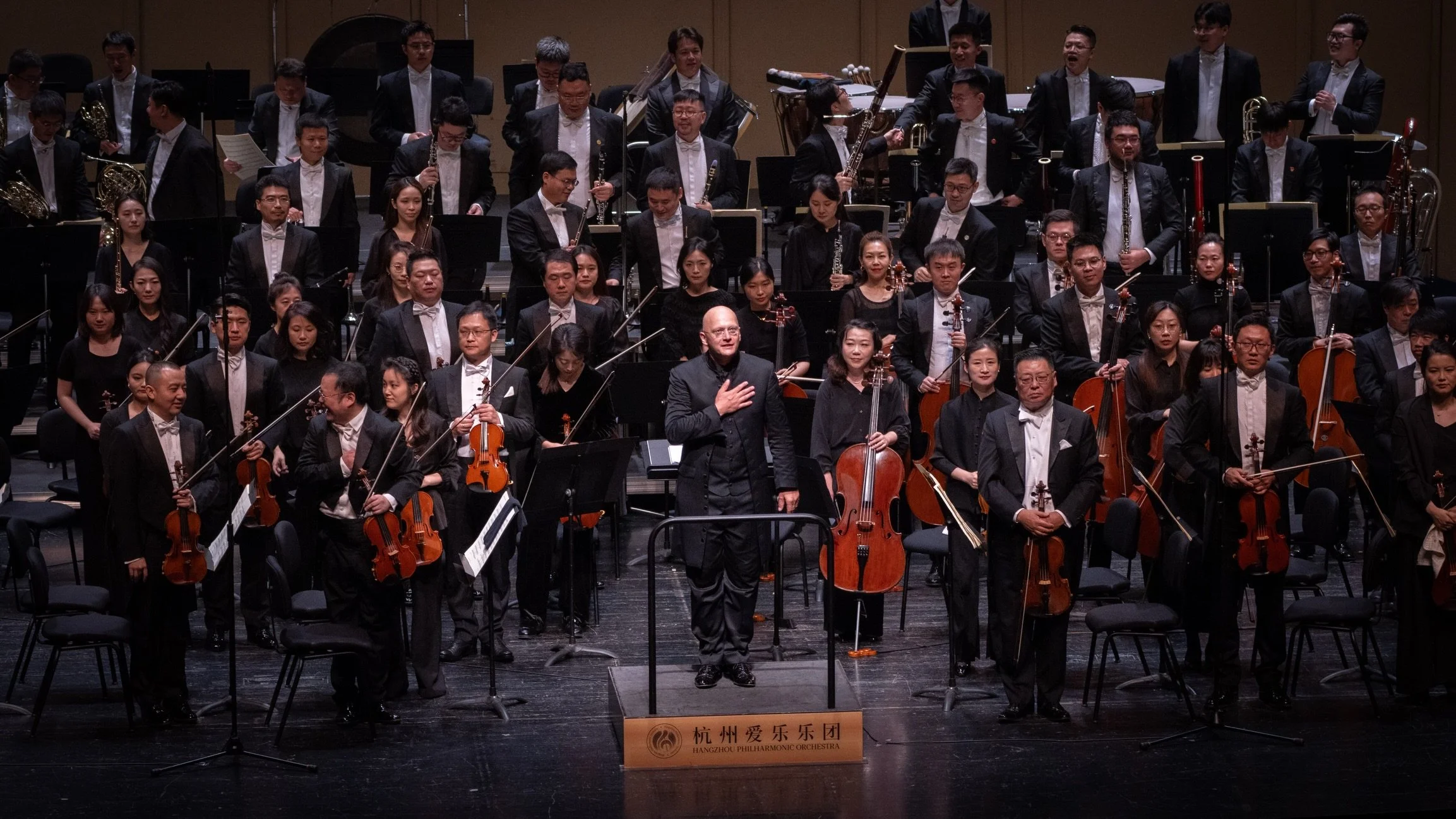 A look back at my concert with the Hangzhou Philharmonic Orchestra, featuring Debut&rsquo;s symphonic XXL orchestral transcriptions of Bach. I&rsquo;m already looking forward to conducting this fantastic program with the Shanghai and Guangzhou Sympho