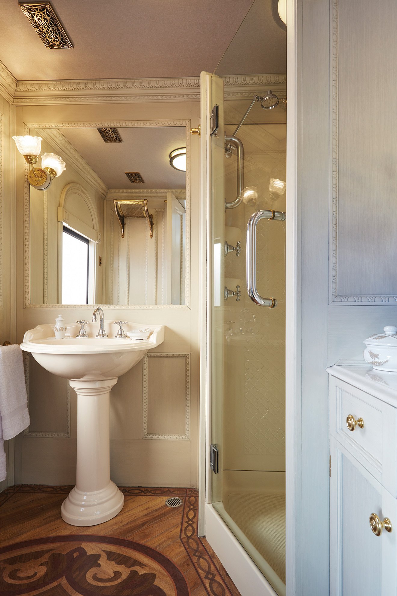 Belmond_Andean_Explorer_Luxury_Sleeper_Train_3.jpg