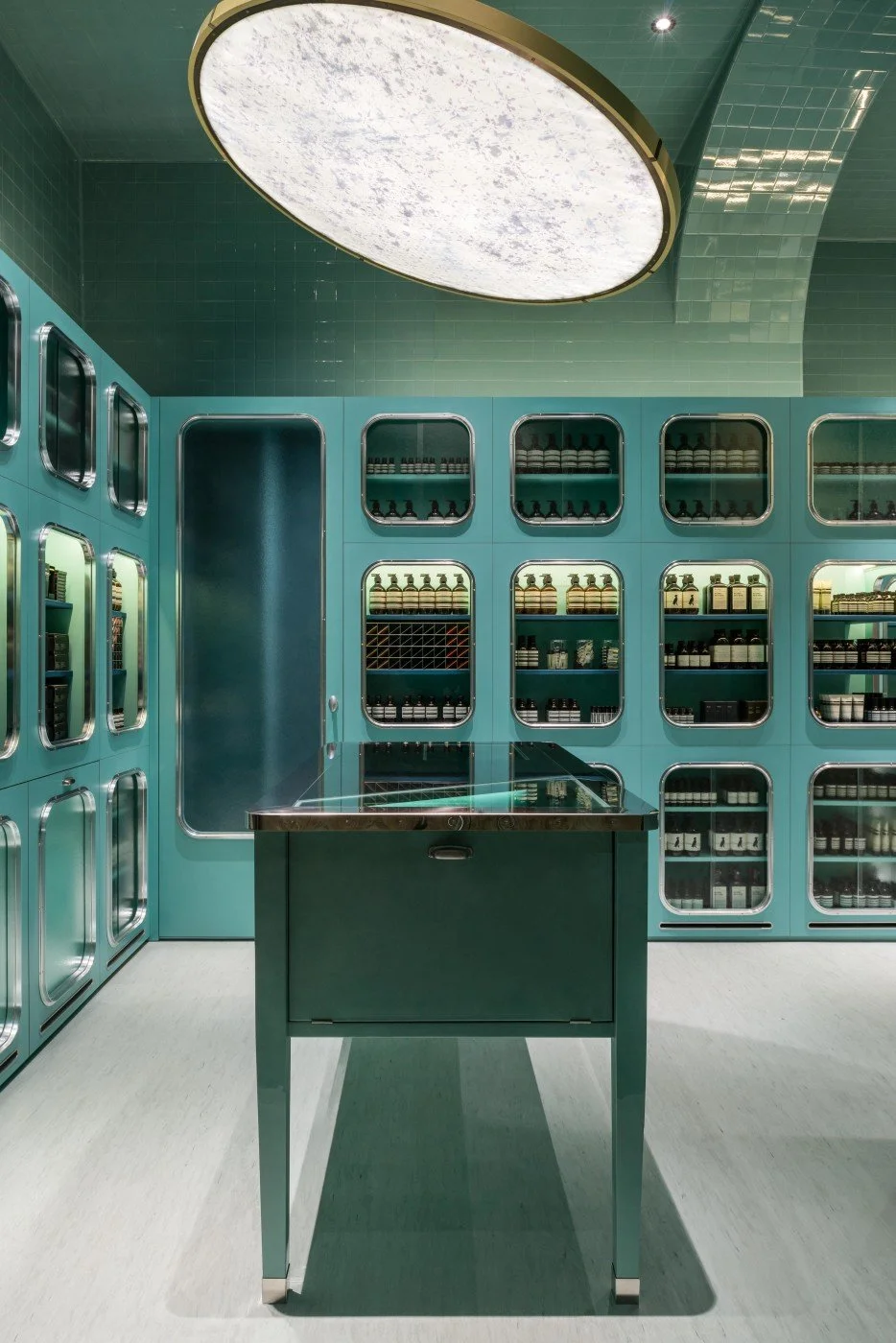 DIMORESTUDIO_AESOP-CORSO-MAGENTA_PHPaolaPansini-3-934x1400.jpg