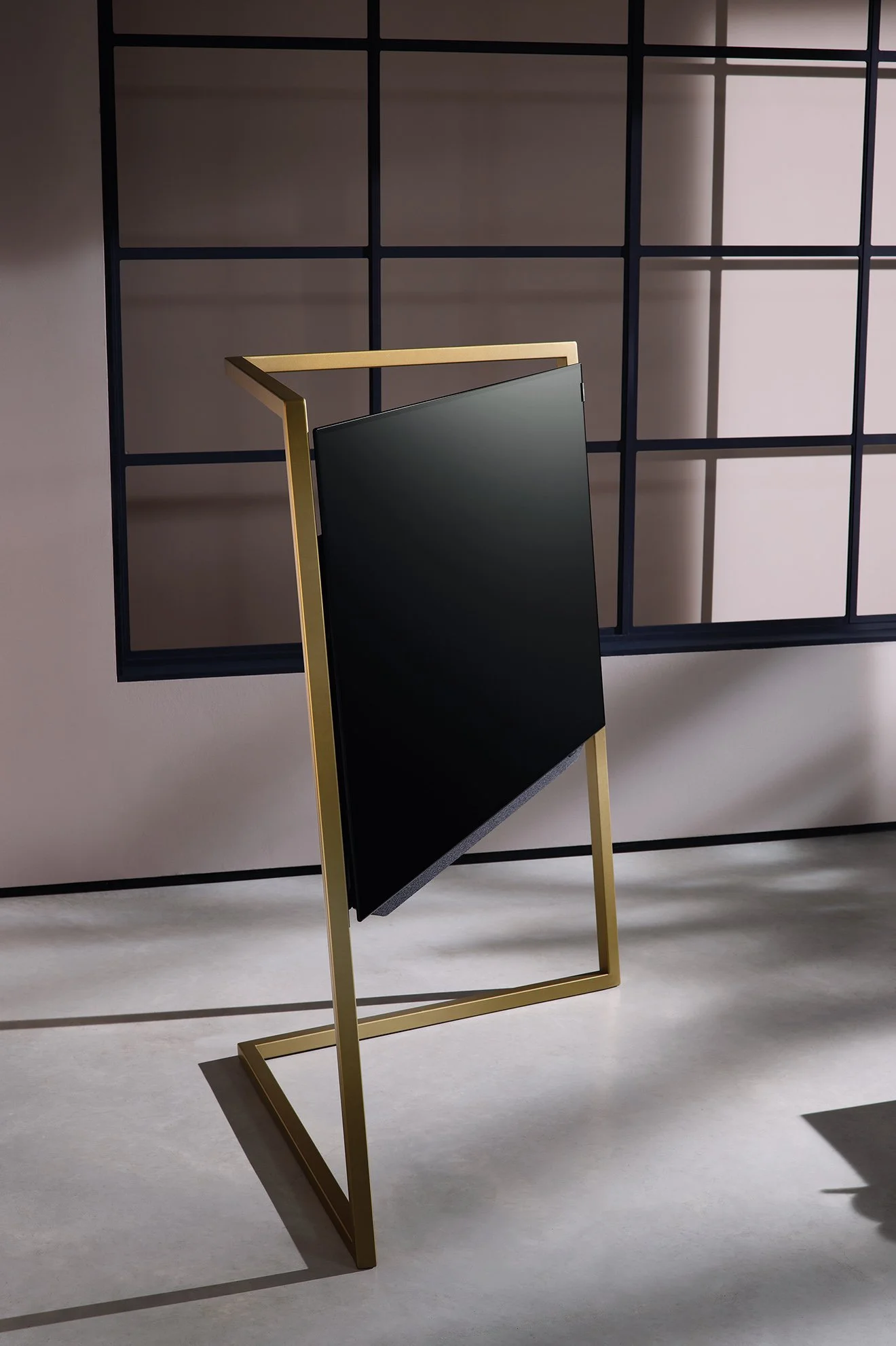 Loewe_Television_Design_Interview_1.jpg