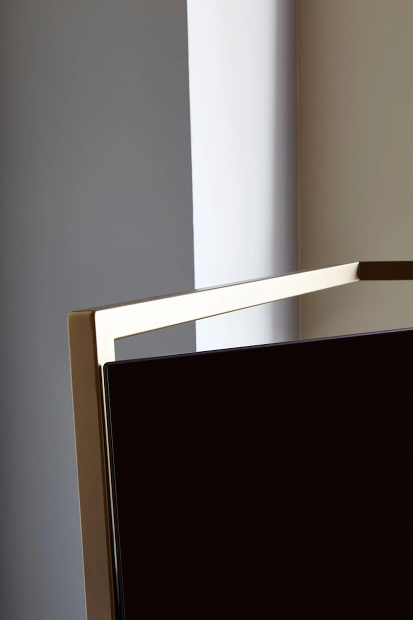 Loewe_Television_Design_Interview_5.jpg