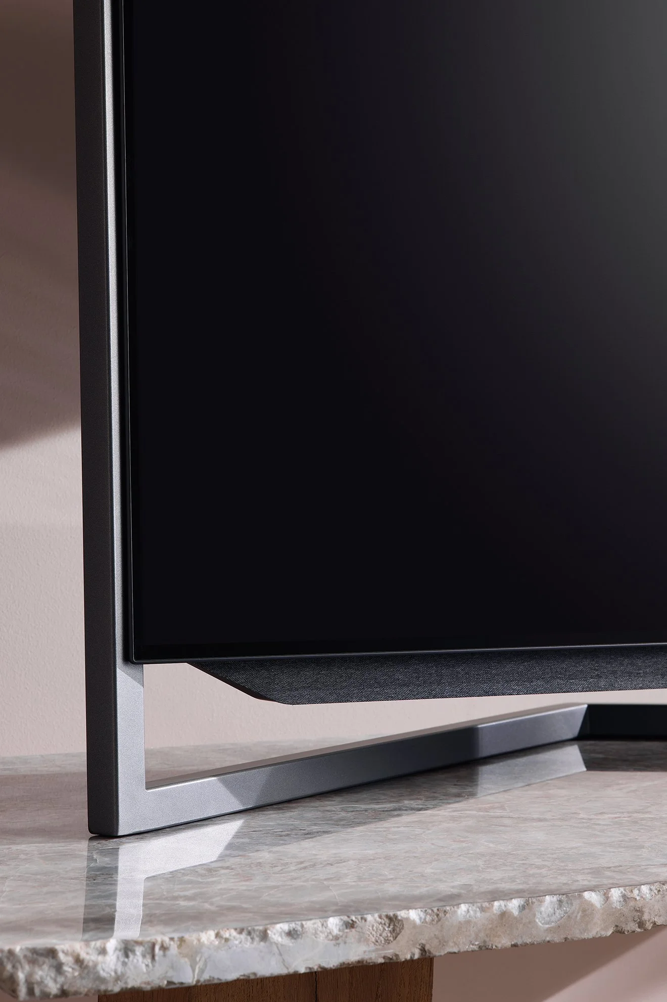 Loewe_Television_Design_Interview_11.jpg
