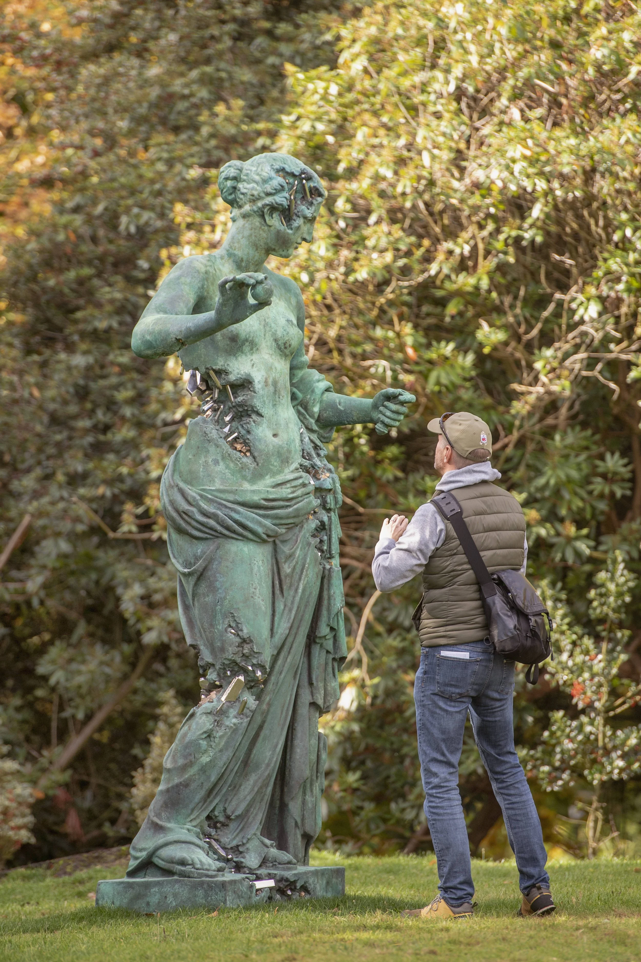 Daniel-Arsham-Bronze-Eroded-Venus-of-Arles-Large-2022.-Installation-view-at-Yorkshire-Sculpture-Park.-Courtesy-Perrotin-Gallery-and-Arsham-Studio-Photo-by-Anthony-Devlin_Getty-Images-for-Daniel-Arsham_2.jpg