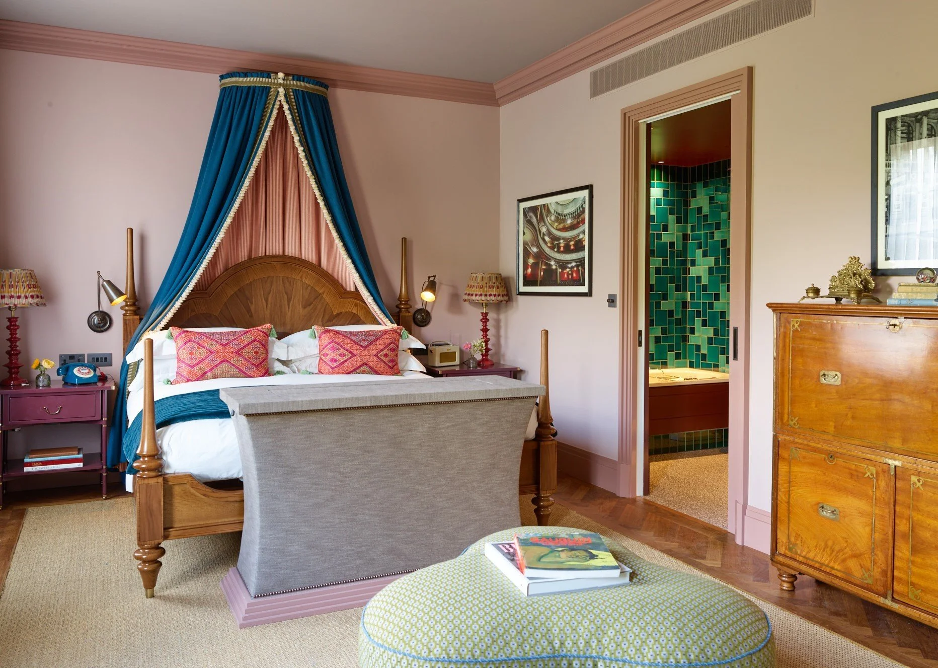 Beaverbrook Town House: A Vibrant Fusion of Tradition and Contemporary Luxury in Chelsea