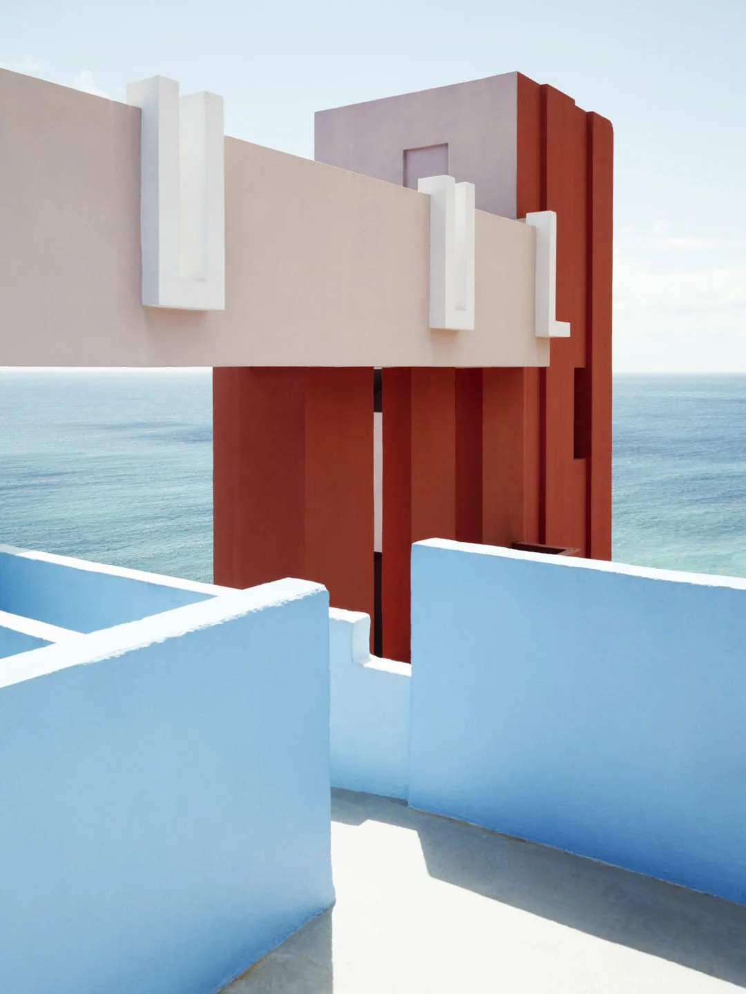 Muralla_Roja_Calpe_Spain_Ricardo_Bofill_Taller_Arquitectura_Martyn_White_UK_2.jpg