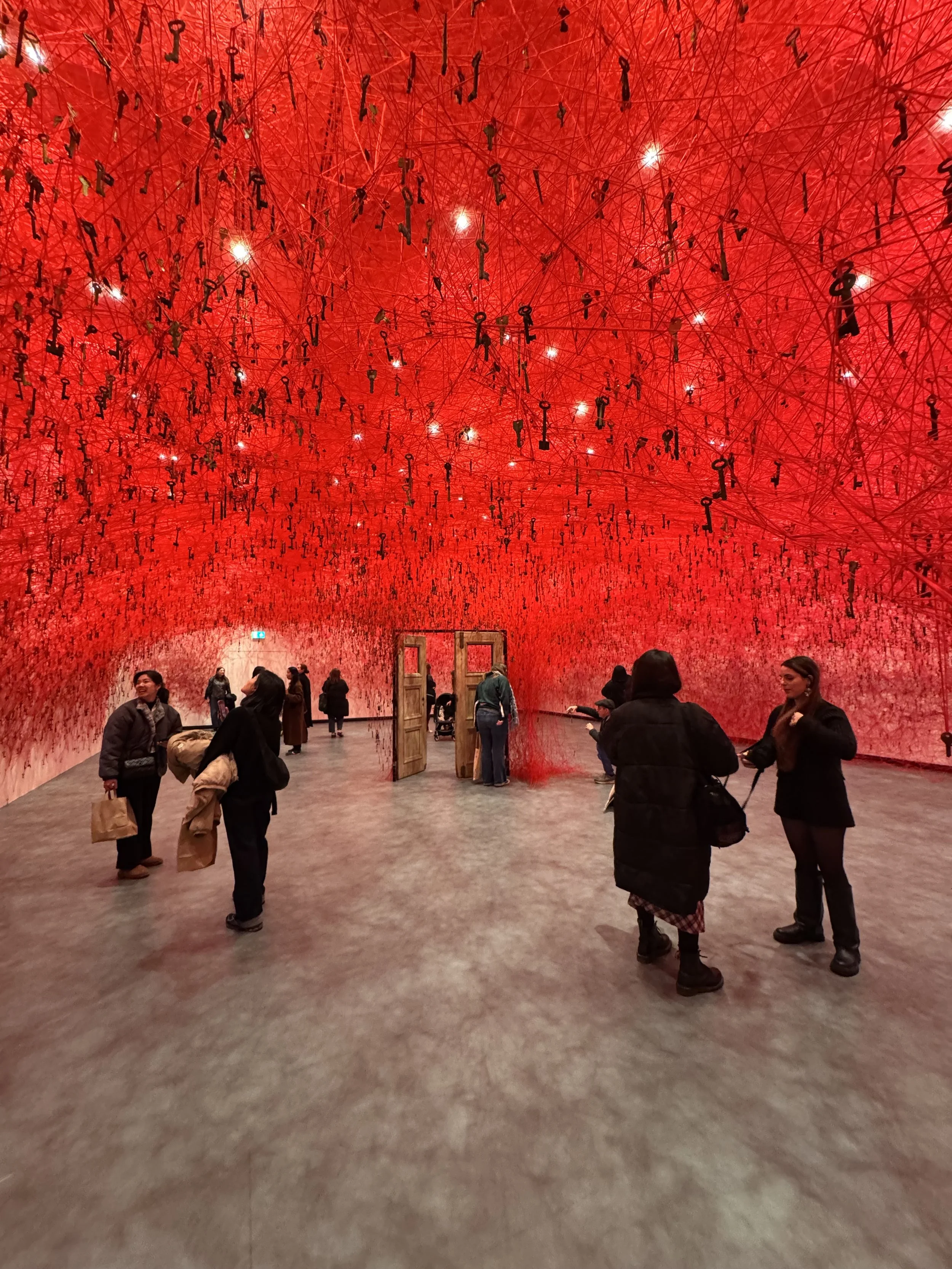 chiharu-shiota-threads-of-life-hayward-gallery-london-2026-installation-20.jpeg
