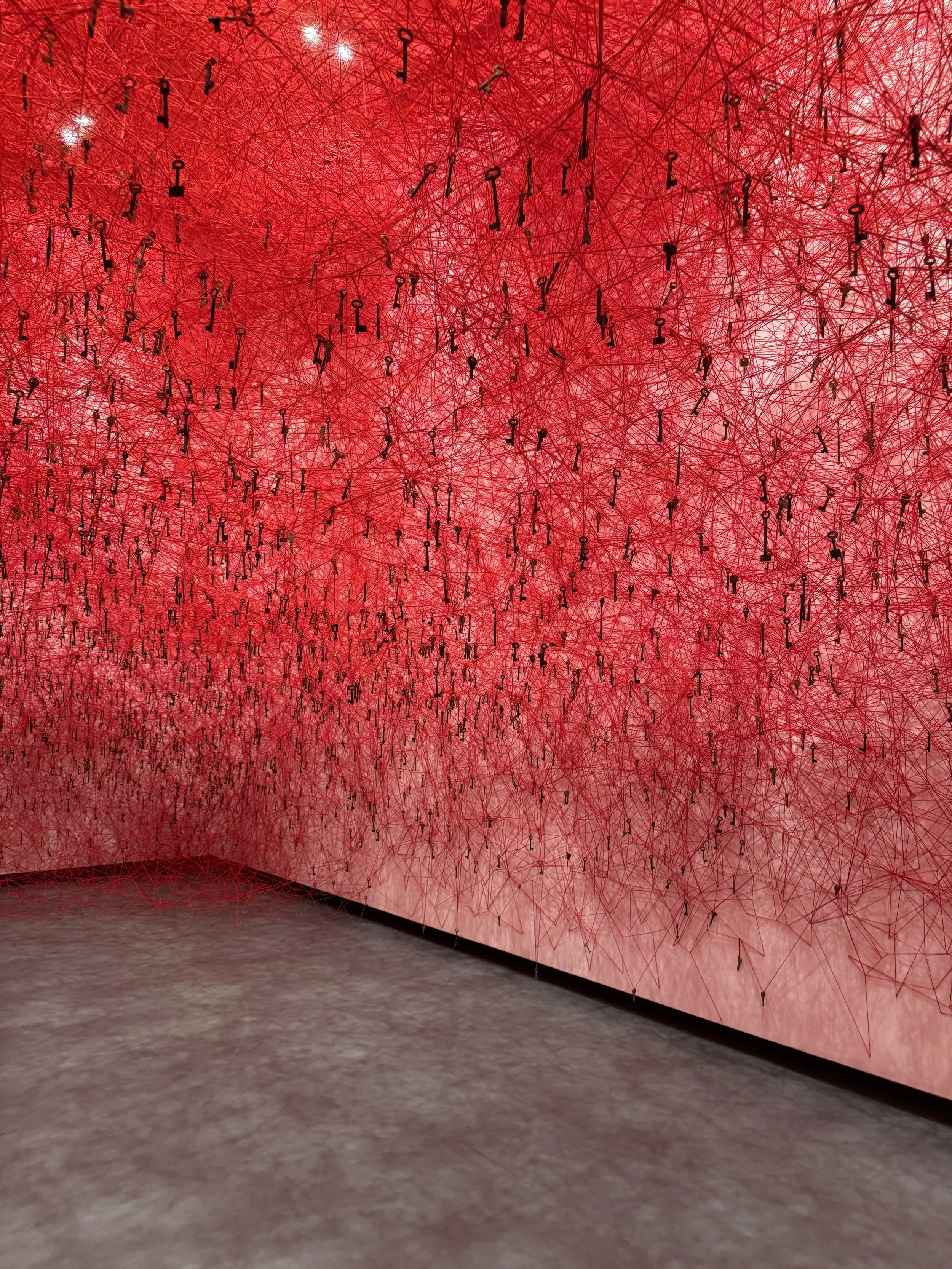 chiharu-shiota-threads-of-life-hayward-gallery-london-2026-installation-24.jpeg