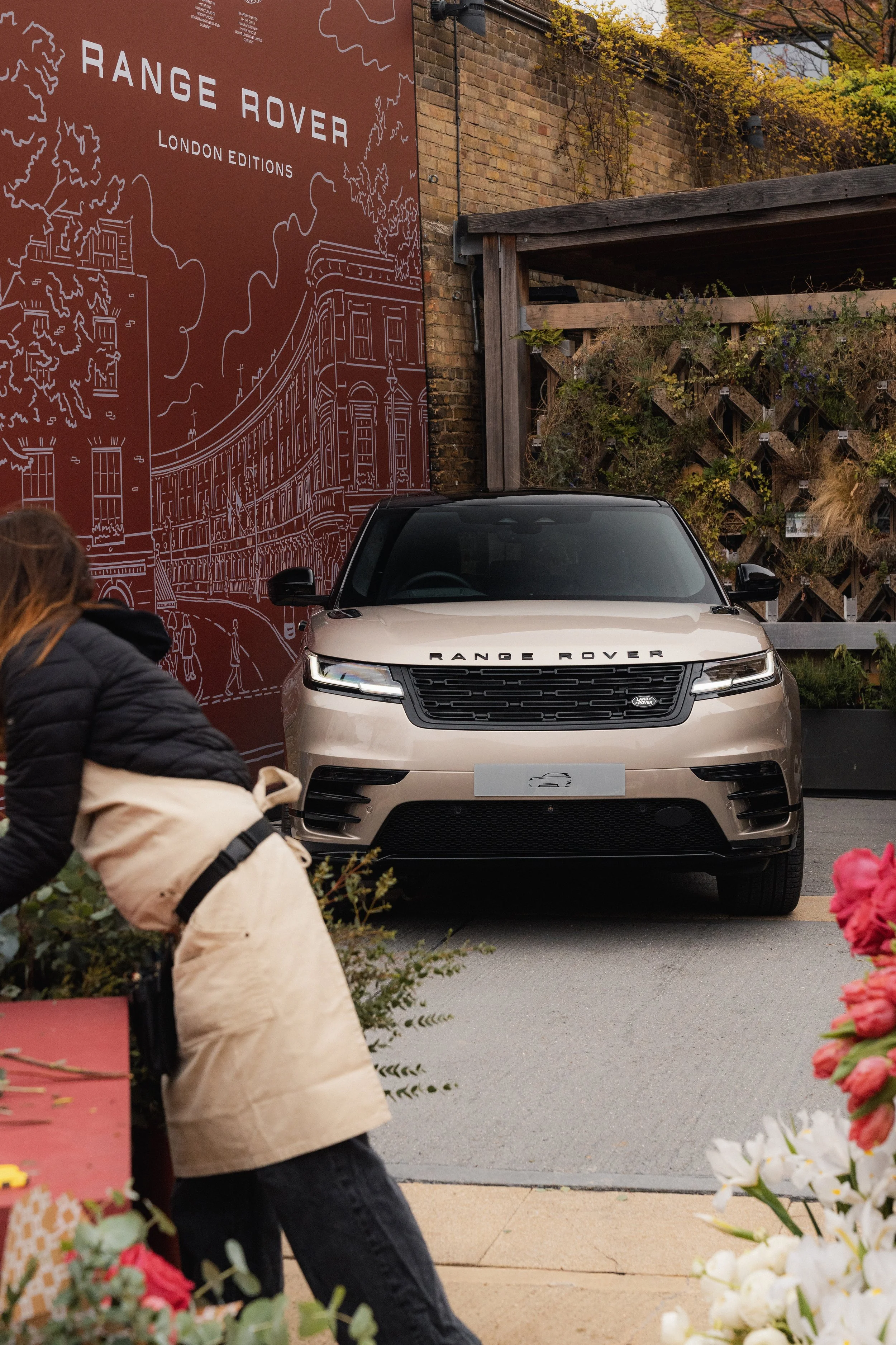Range-Rover-Mastery_Market-London-Martyn-White-UK-14.jpg