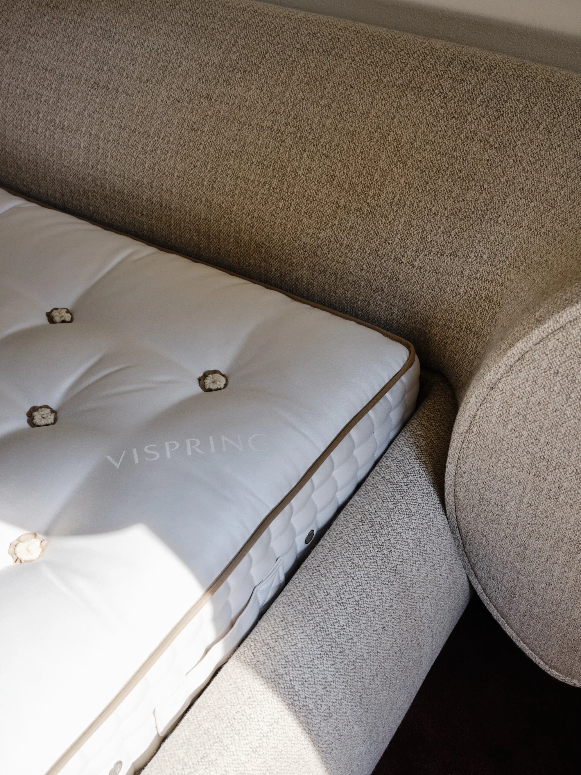 tom-dixon-mua-mua-hotel-milan-design-week-2026-5.jpg