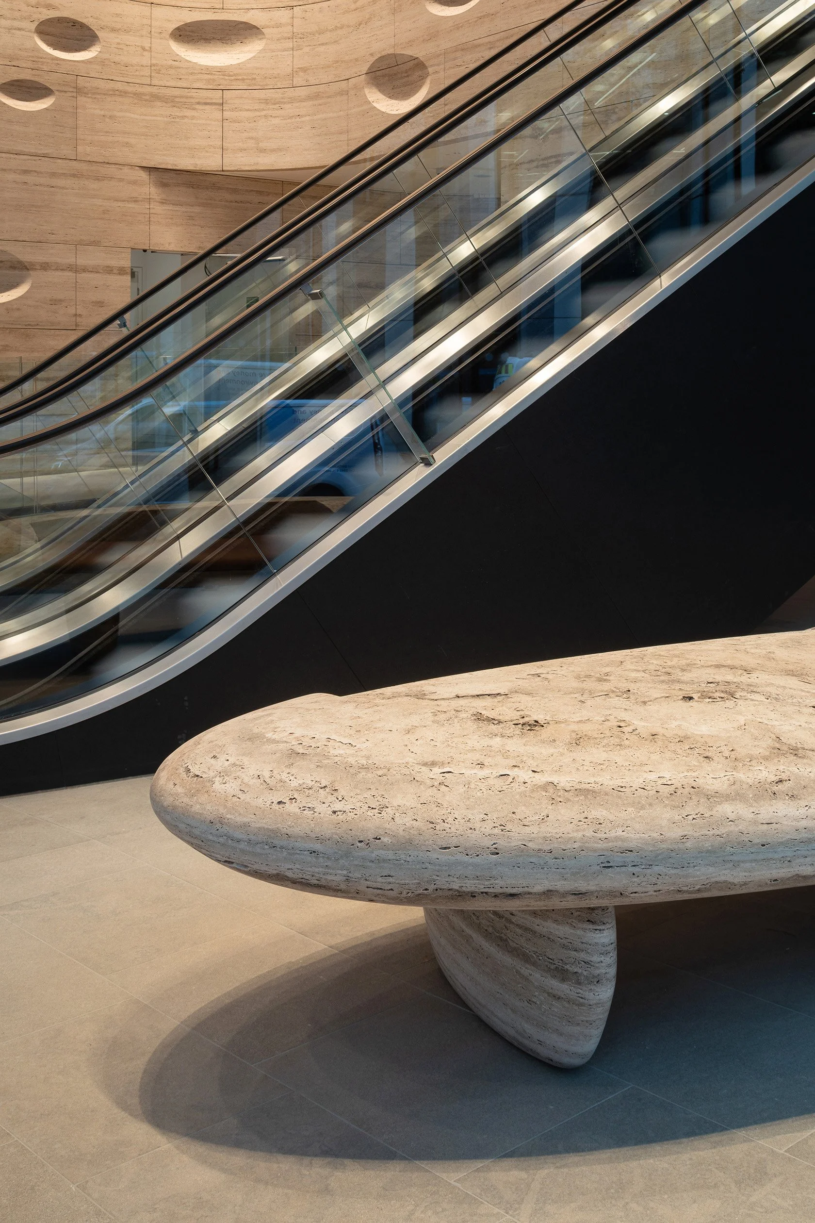 Bill-Amberg-Travertine-Benches-20-Gresham-Street-Martyn-White-UK-Photography-Agnese-Sanvito-13.jpg