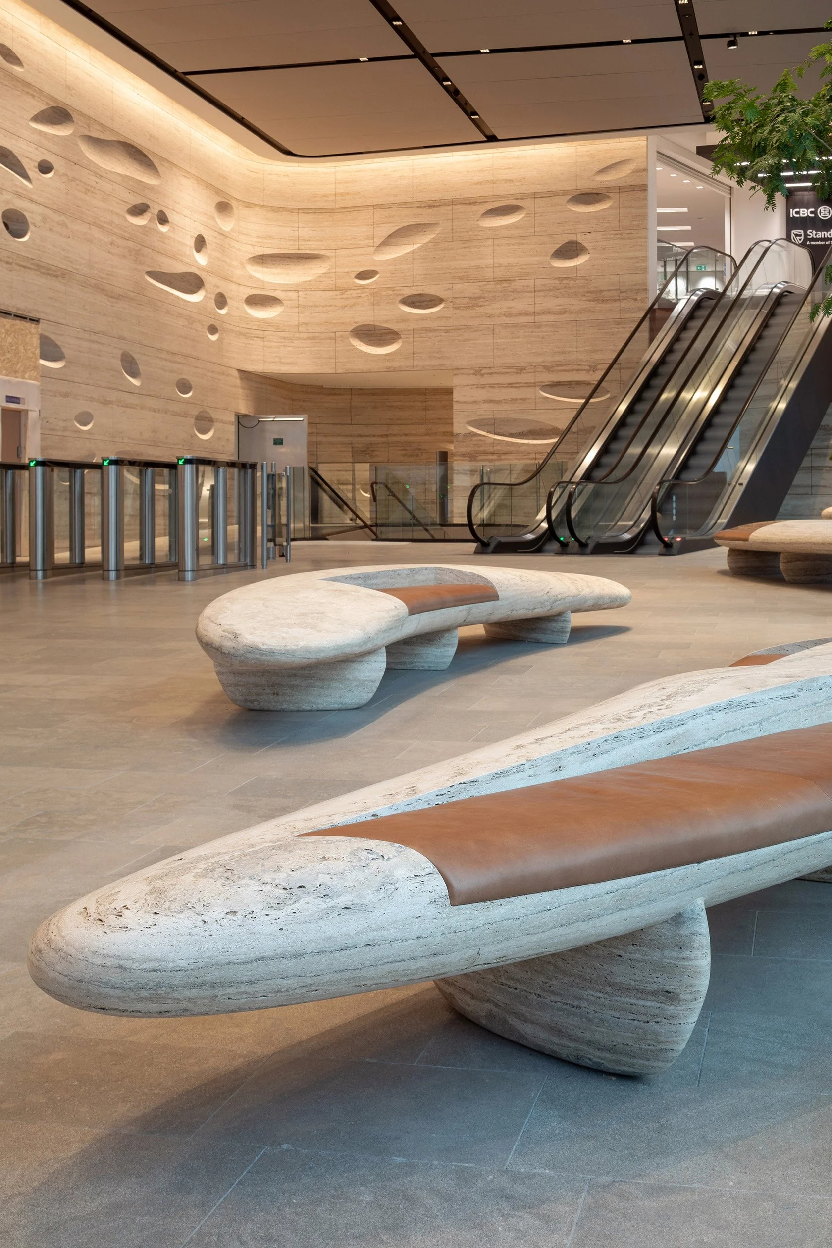Bill-Amberg-Travertine-Benches-20-Gresham-Street-Martyn-White-UK-Photography-Agnese-Sanvito-19.jpg
