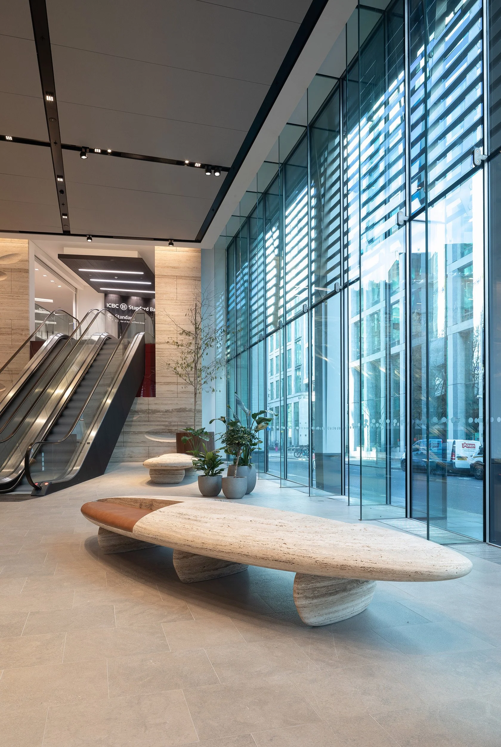 Bill-Amberg-Travertine-Benches-20-Gresham-Street-Martyn-White-UK-Photography-Agnese-Sanvito-10.jpg