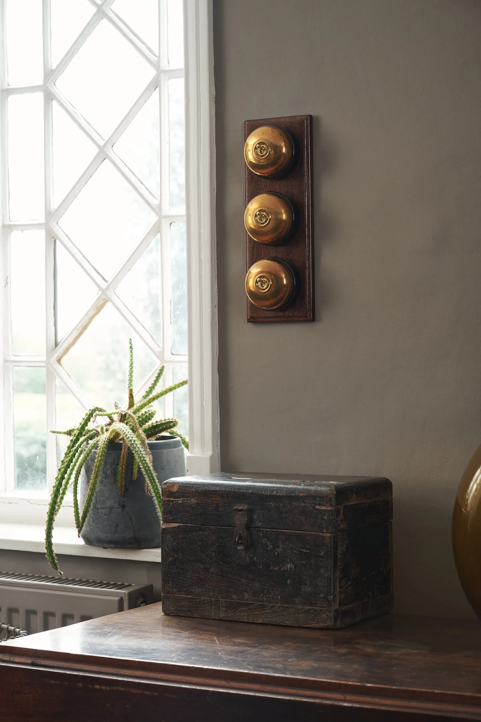devol-heritage-light-switches-jelly-dolly-brass-interior-design-6.jpg