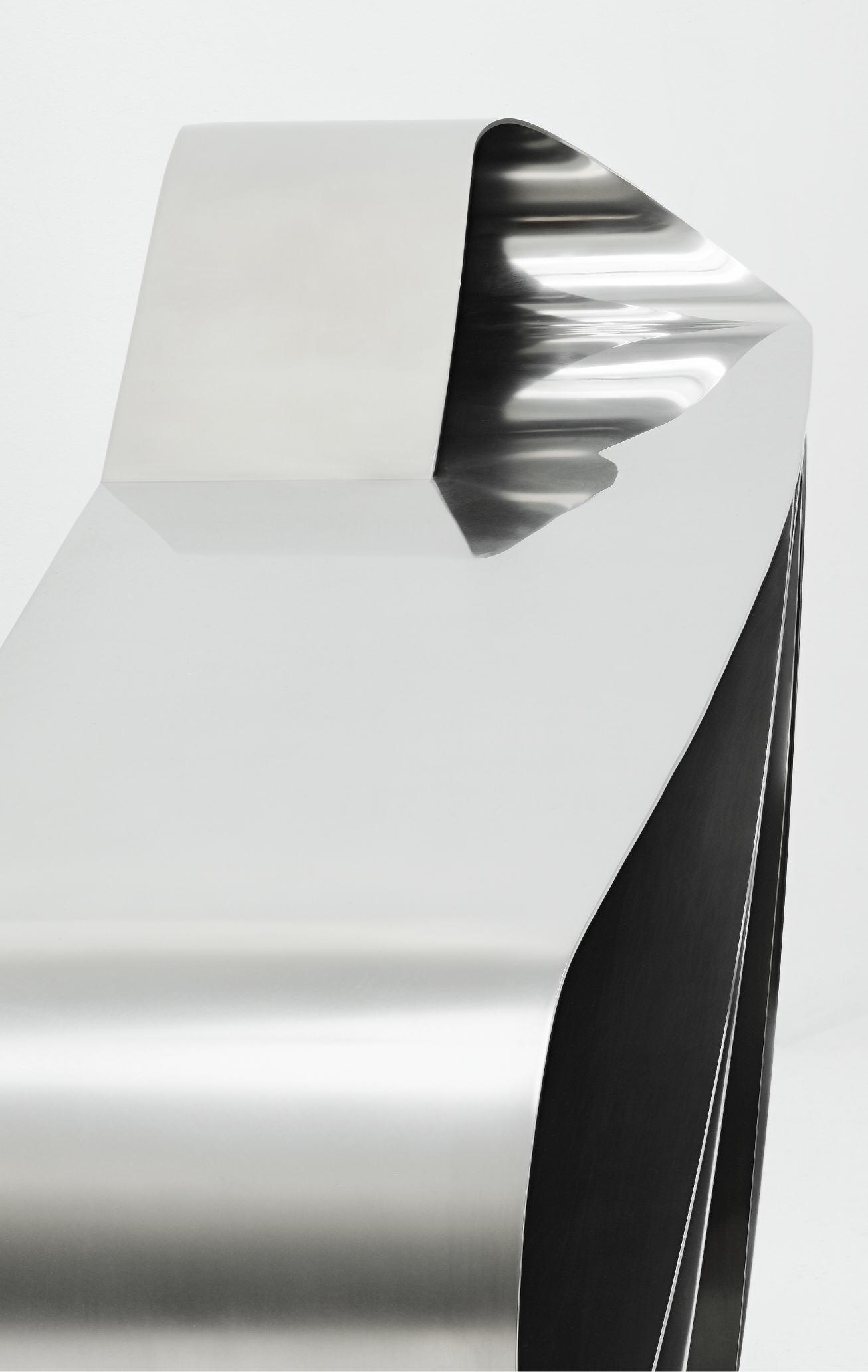 xavier-lust-eagle-console-design-1.png