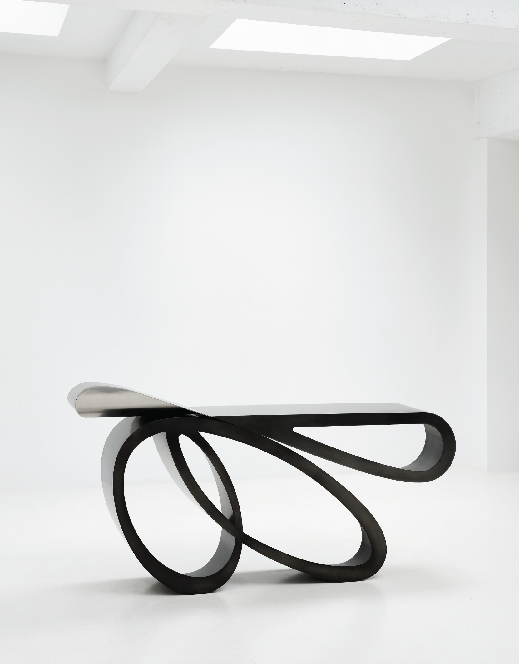 xavier-lust-eagle-console-design-4.png