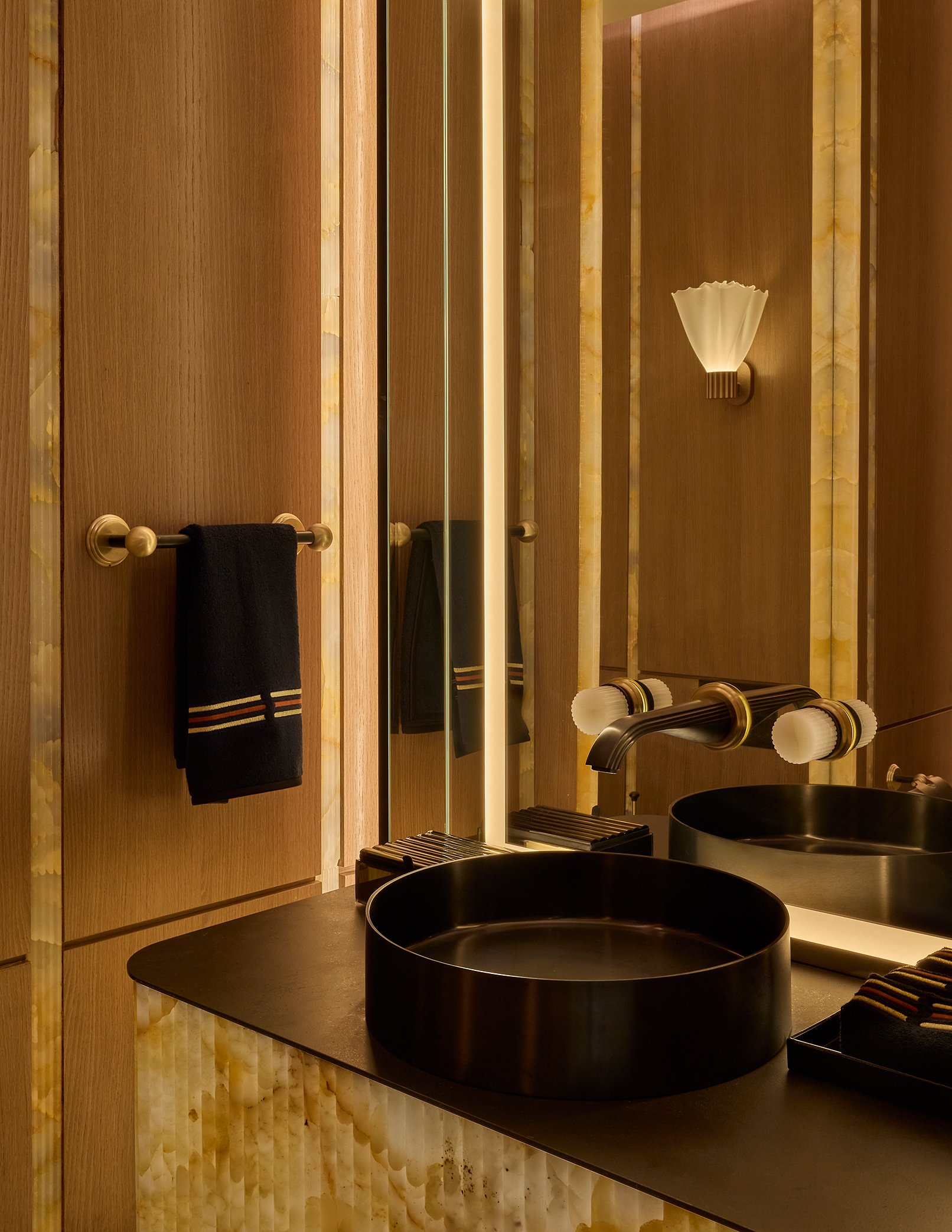 wowhouse-design-centre-chelsea-harbour-thg-paris-powder-room-studio-mark-andrew-2.jpg
