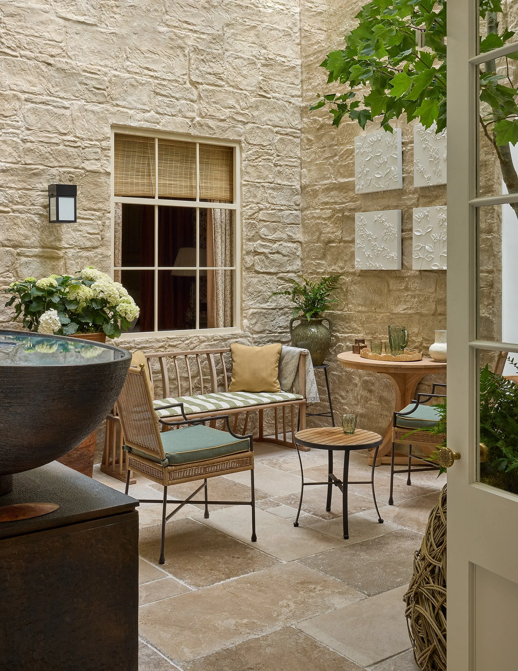 wowhouse-design-centre-chelsea-harbour-munder-skiles-courtyard-richard-miers-2.jpg
