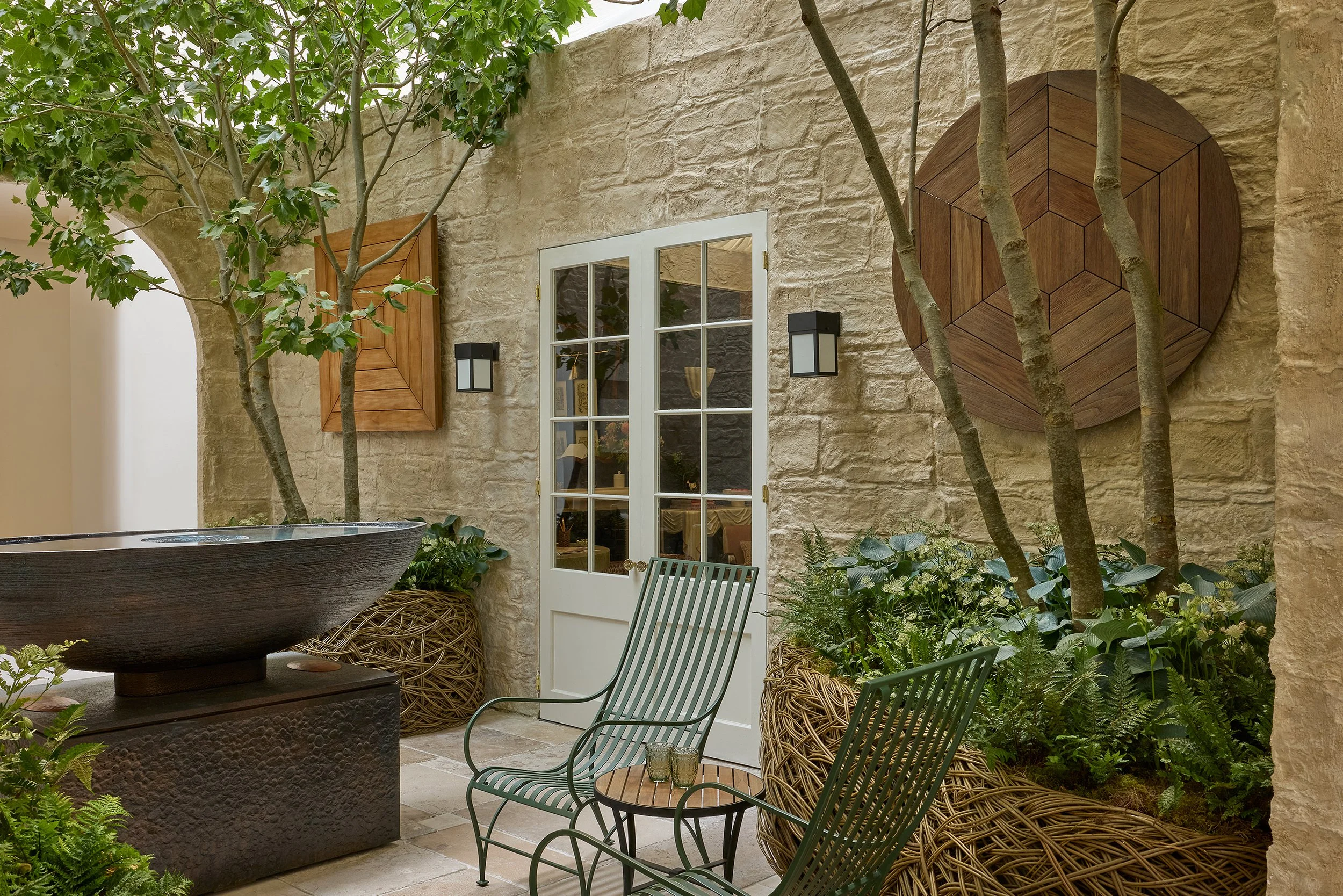 wowhouse-design-centre-chelsea-harbour-munder-skiles-courtyard-richard-miers-1.jpg