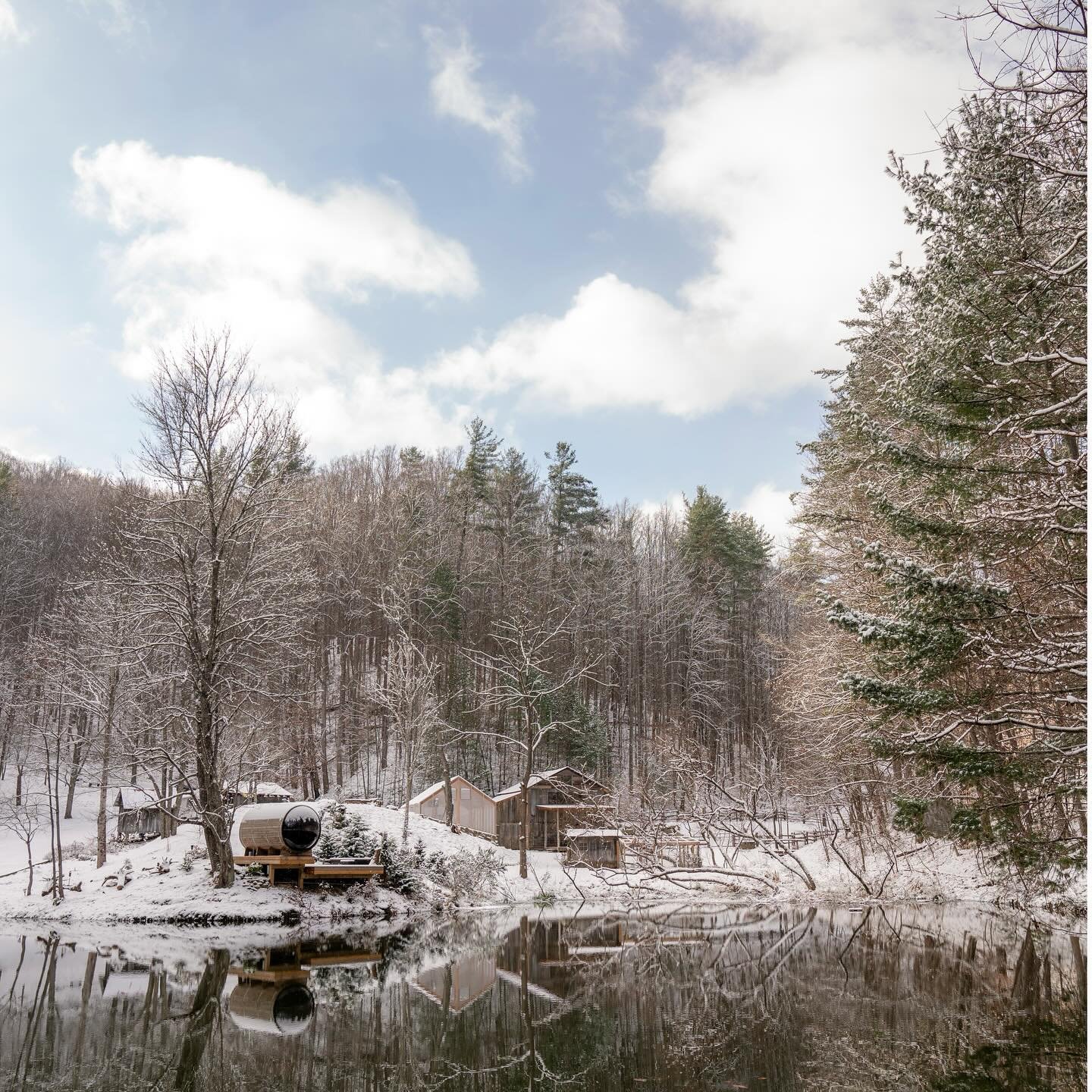 While it doesn&rsquo;t snow as often as it once did in Western NC, when it does, it sure is stunning. Today was a dreamy one. 
#winterwonderland