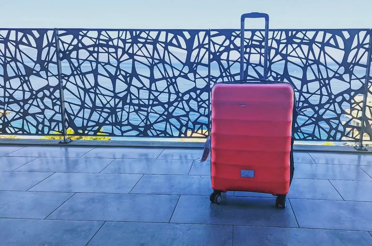 This place was faaaaaancy. The balcony suited me nicely and was a welcome break from the hotel room floor. 

#kevinsgotbaggage #imabag