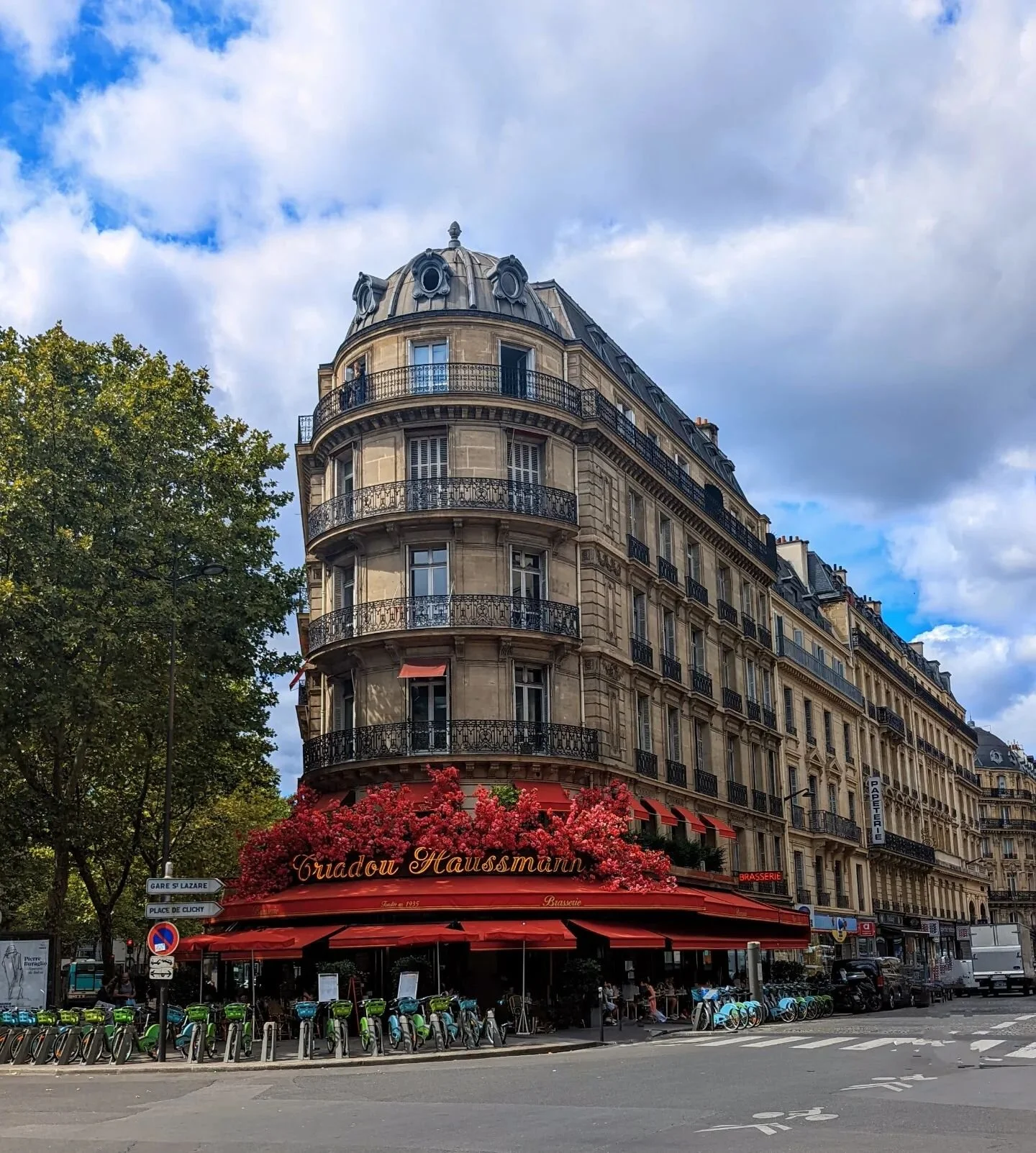 Lovely to see you, Paris. 

Great train adventure continues... Off to Milan in 15 mins. 

If you're in Milan, HMU.