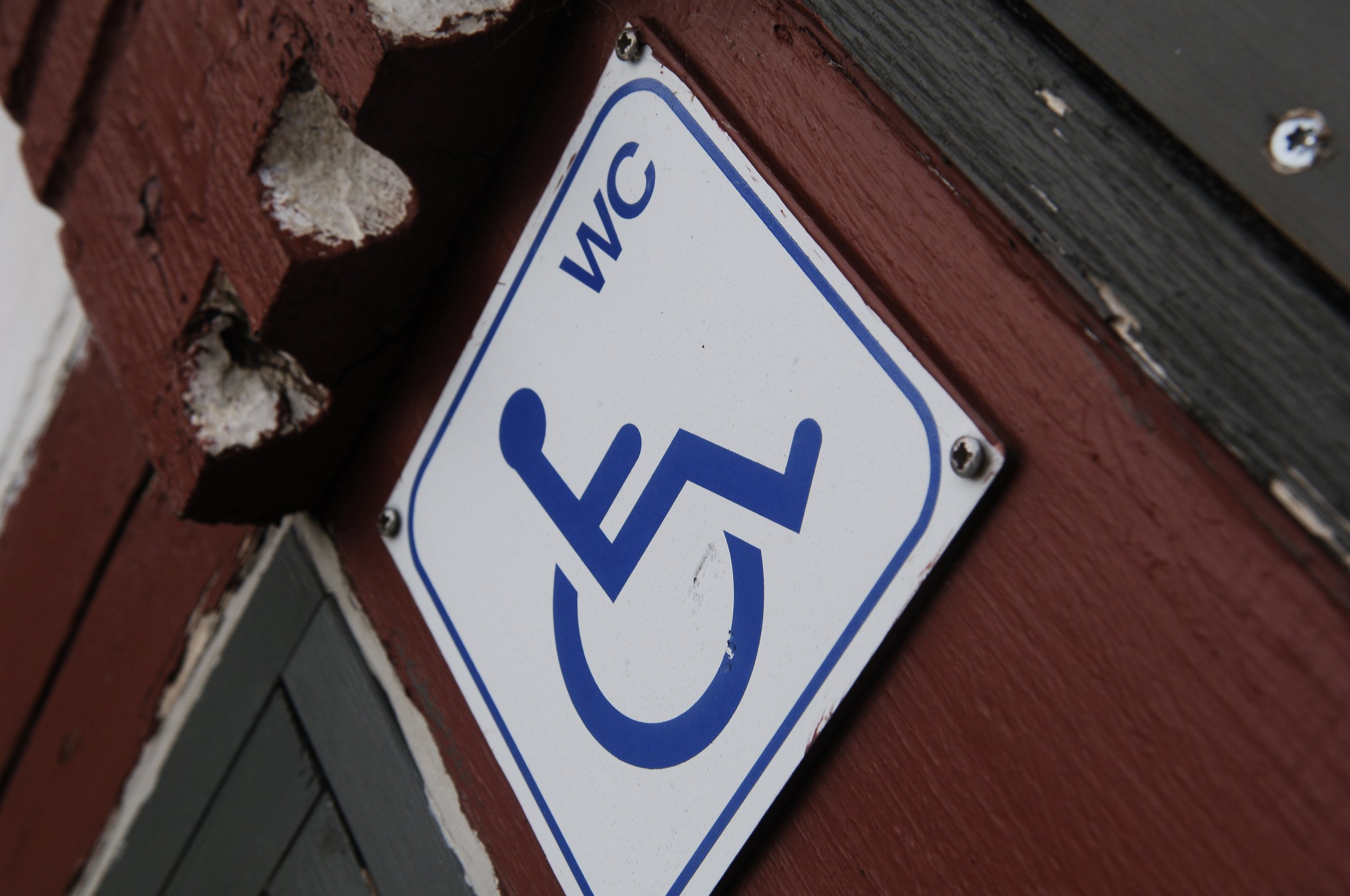 Er det et urimeligt krav at kunne komme på toilettet?