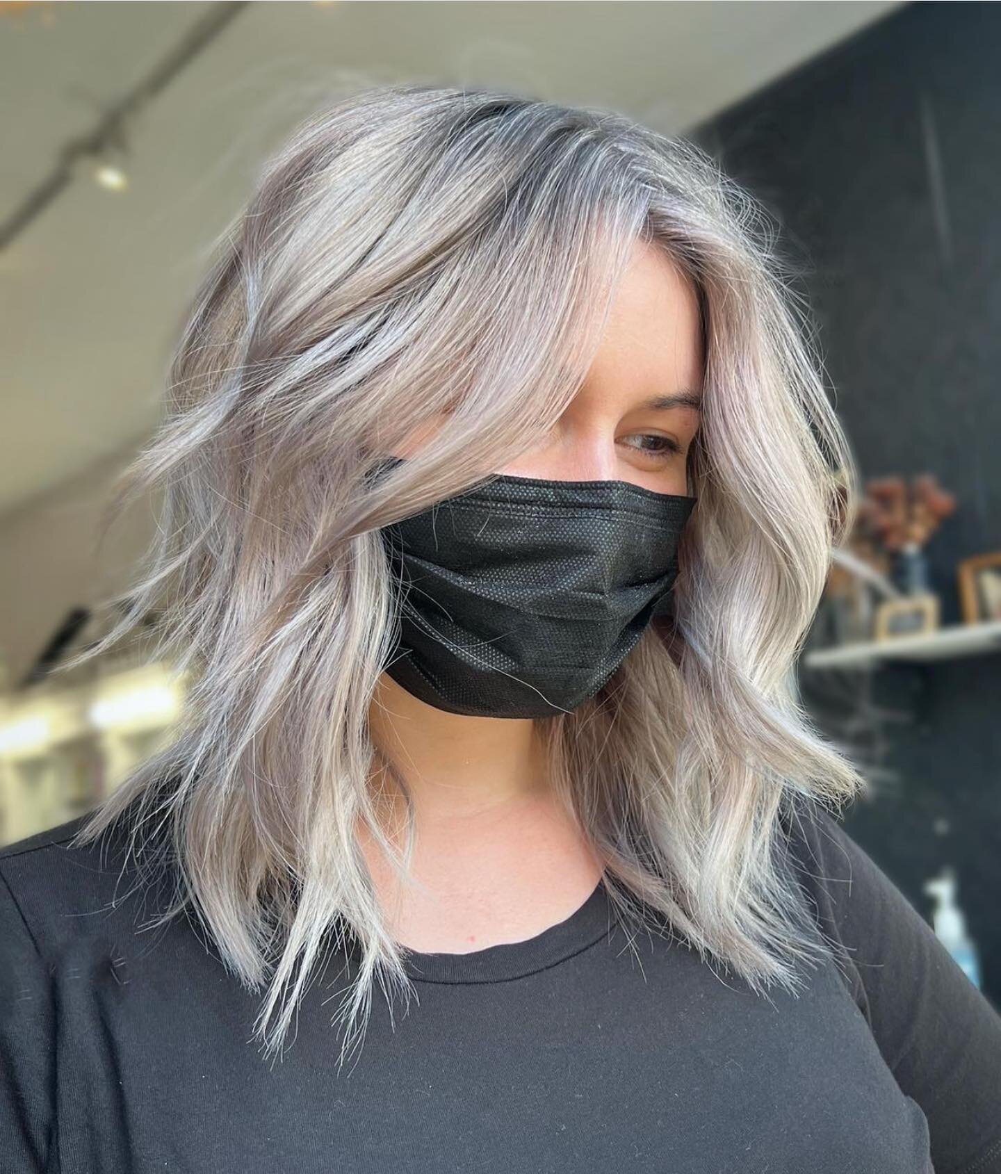 We love this end of summer beachy vibe by @bahm_hair!
.
#mastersofbalayage #balayage #beachyhair #coolblonde #beachwaves #behindthechair #loma #guytang #blondesolutions #amika #pulpriot #fishtown #phillycolorist #phillyhair #cultstudio