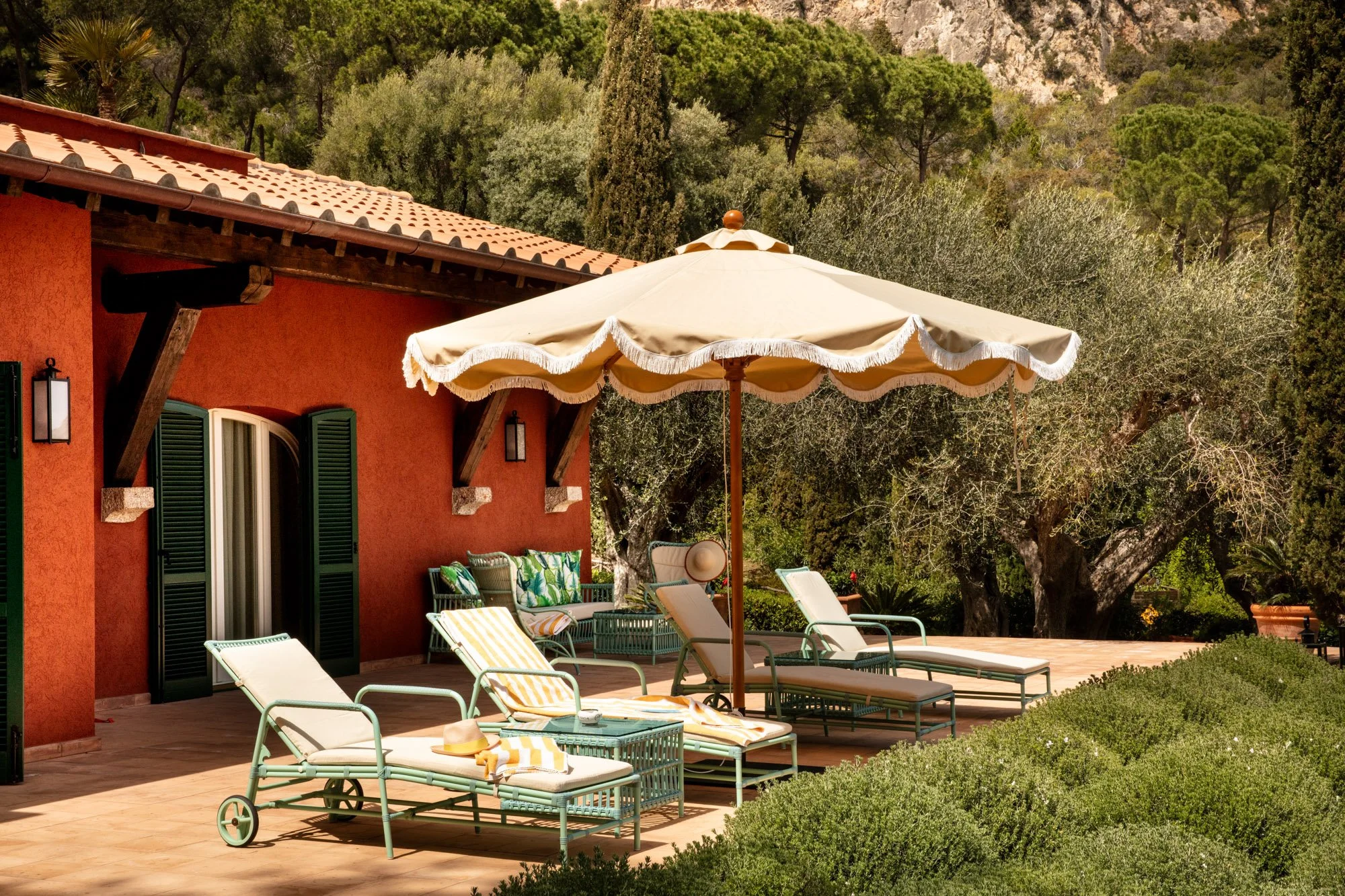 Pellicano Hotel