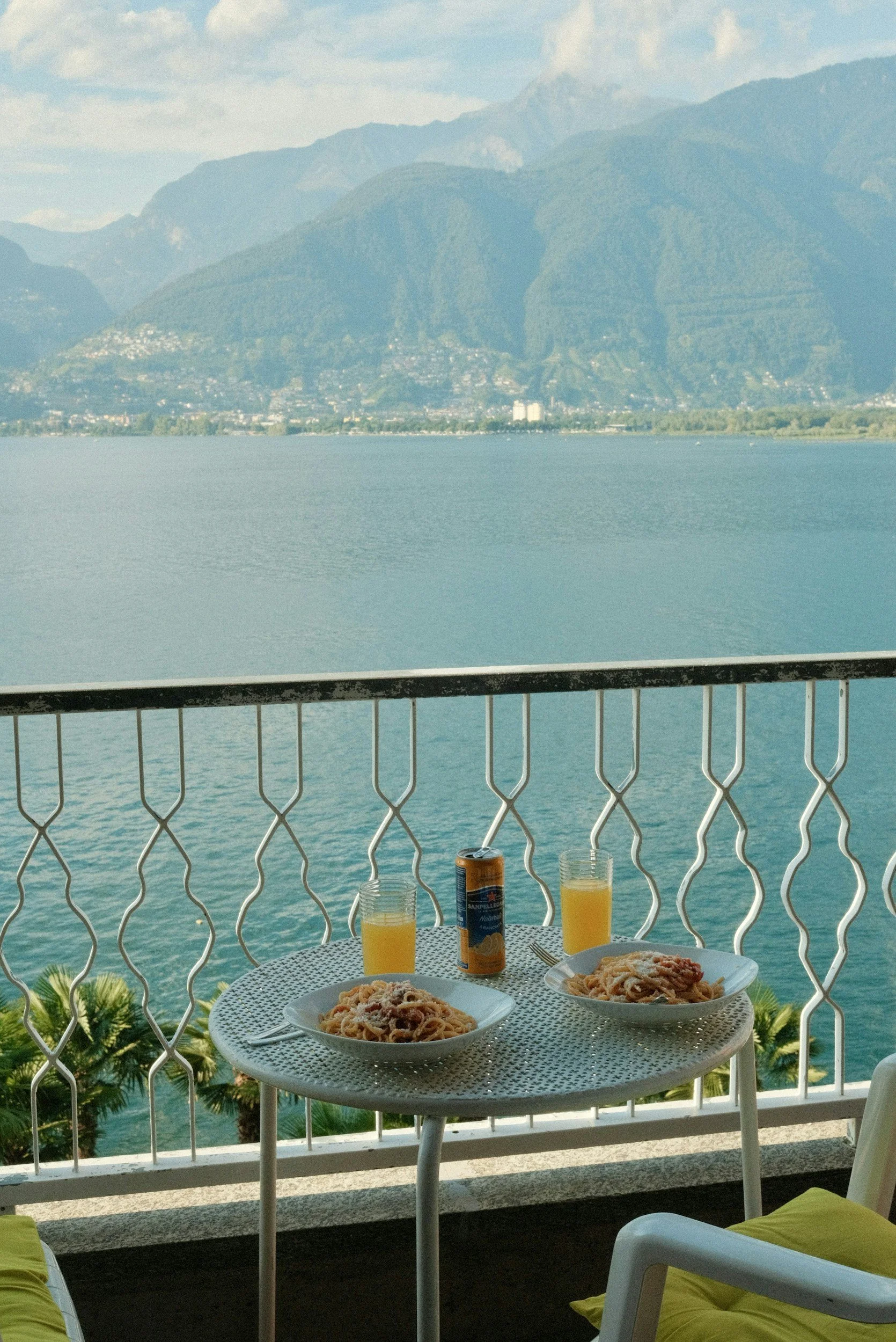 Photo by [Konrad Hofmann] — [• CC BY-SA 4.0]