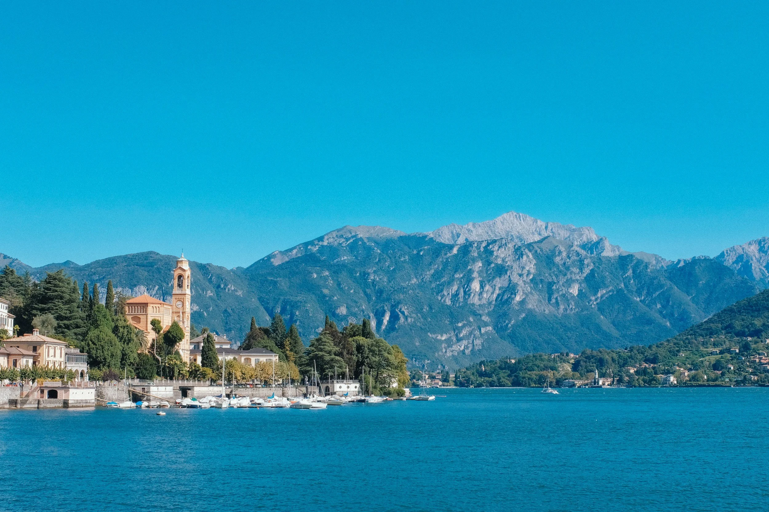 Como Lake — [Photo by: Huy Phan] — [• CC BY-SA 4.0]