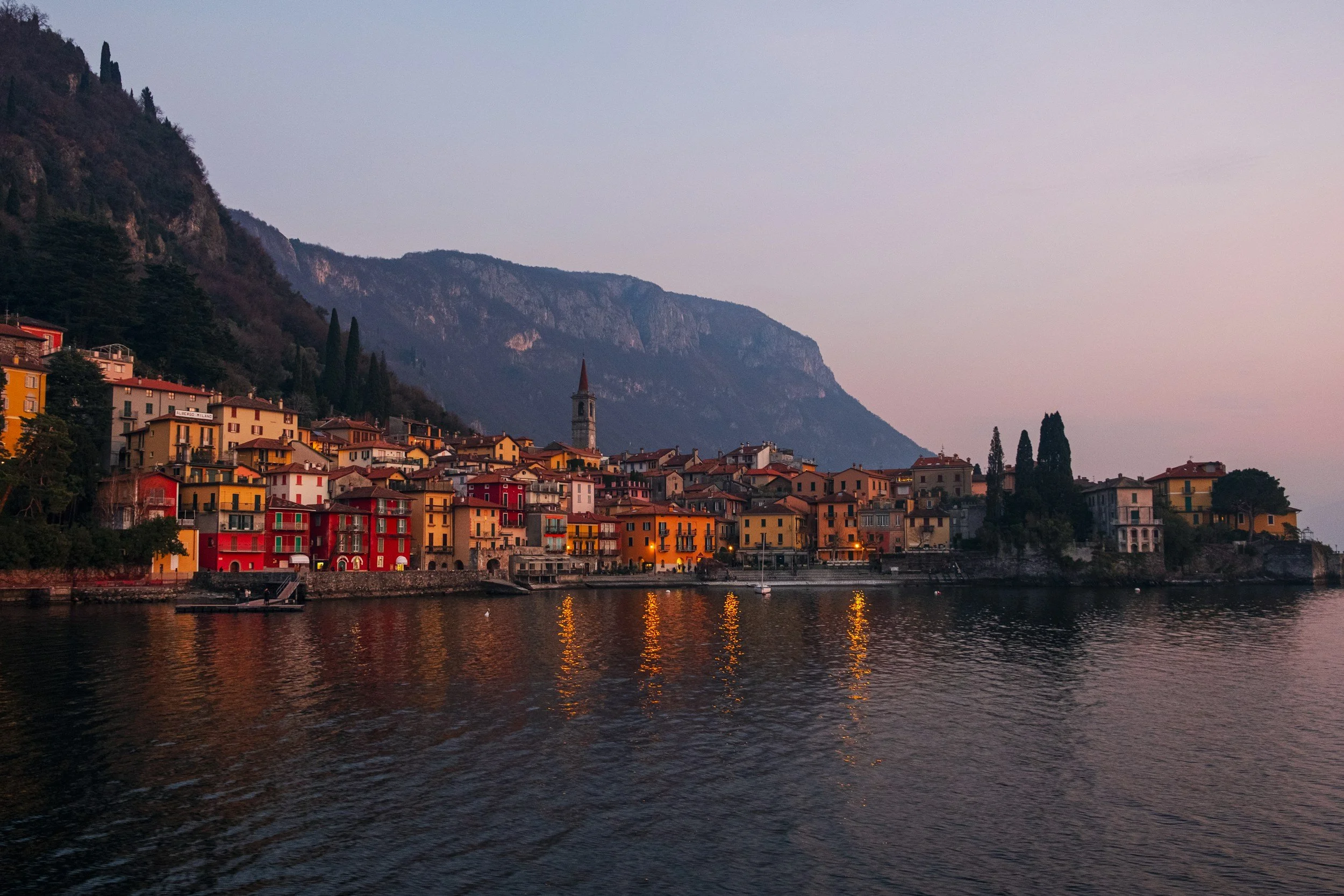 Como Lake — [Photo by: Julia Solonina] — [• CC BY-SA 4.0]