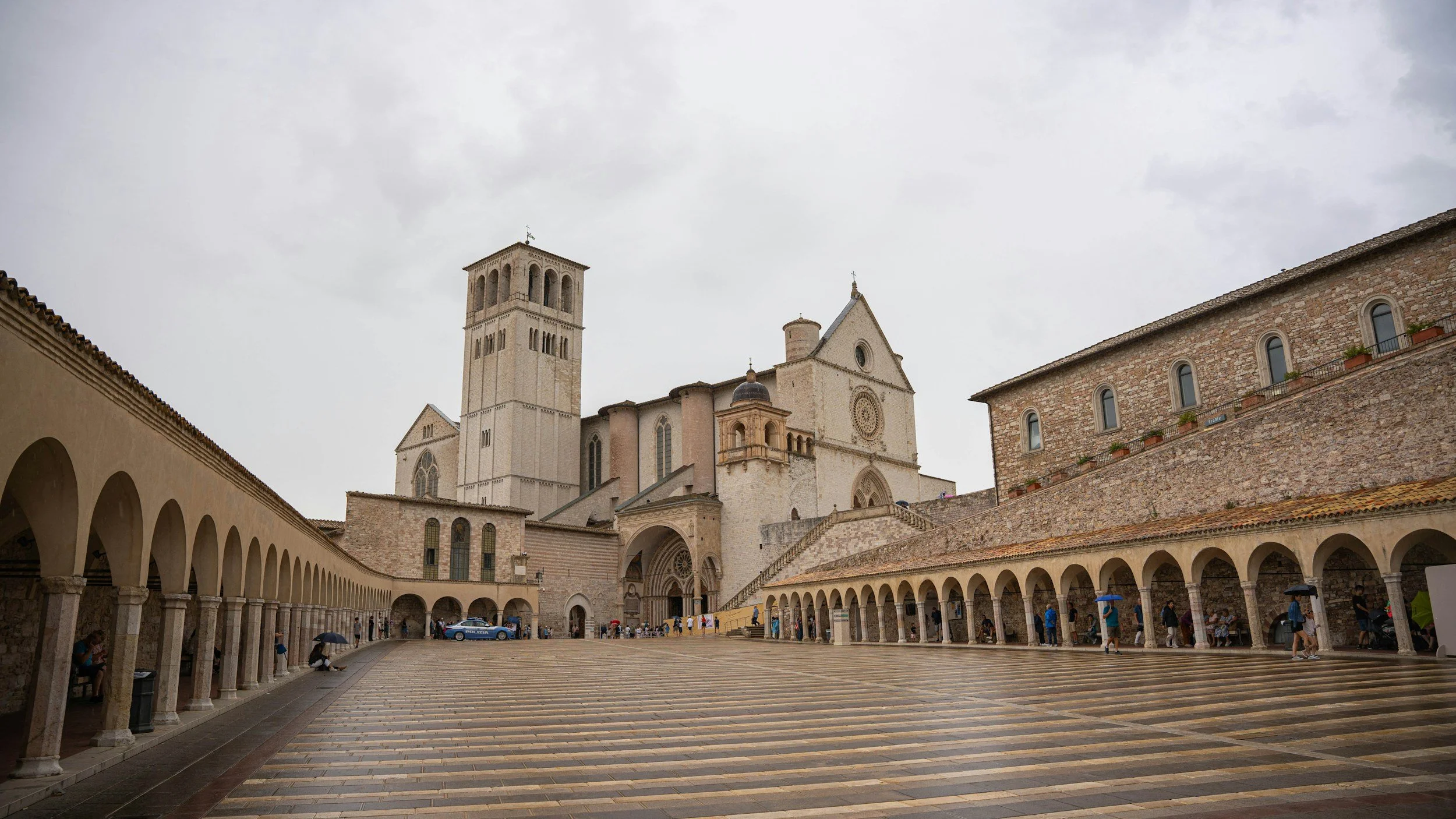 Assisi [Photo by: Gary Walker-Jones] — [• Unsplash]