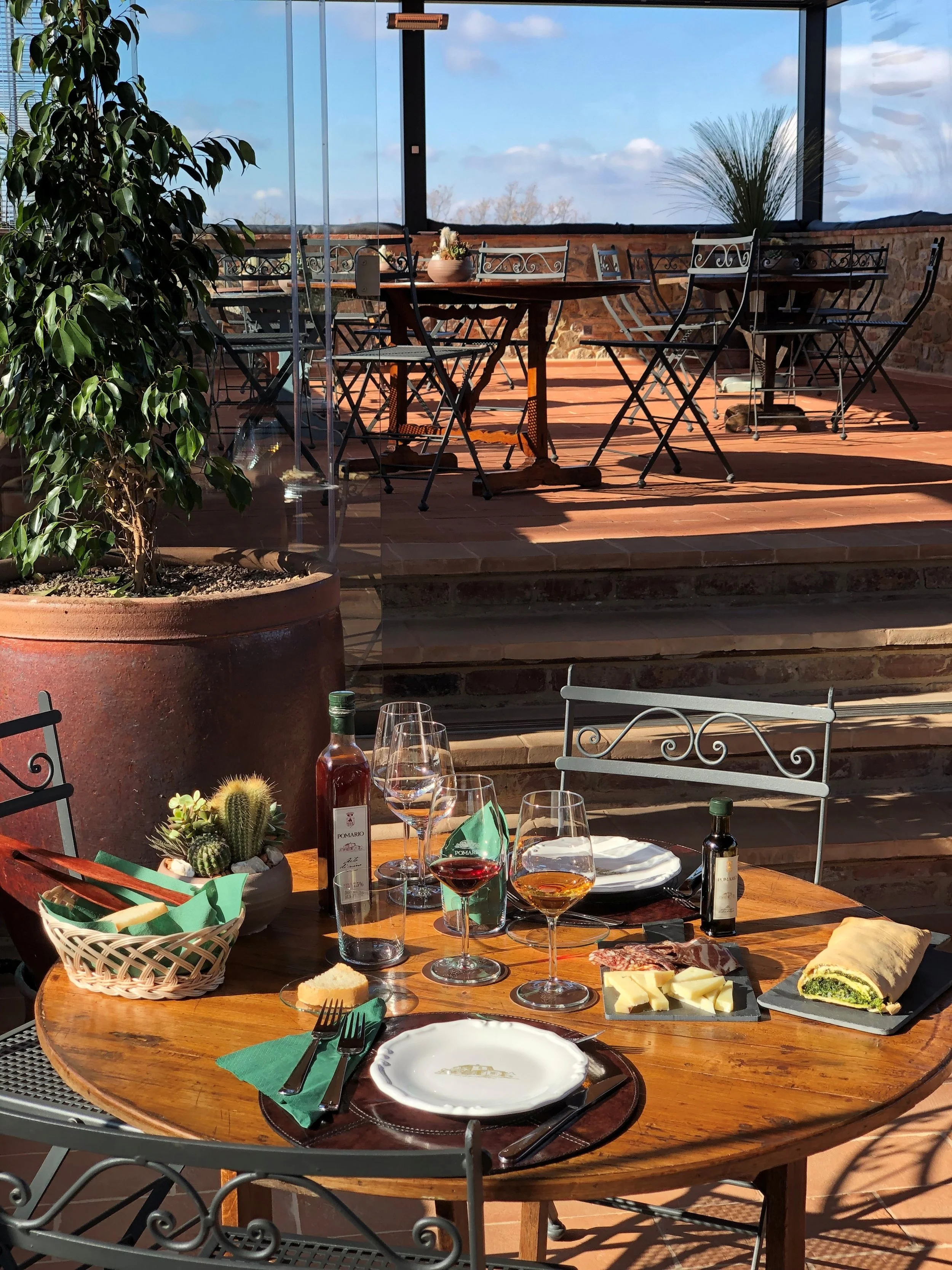 Pomario Wine Tasting