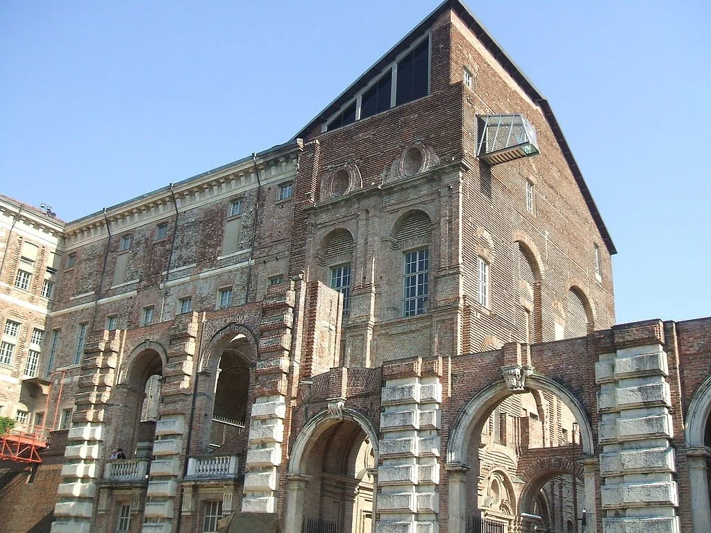 Photo by [Georgius LXXXIX] — [• CC BY-SA 3.0]