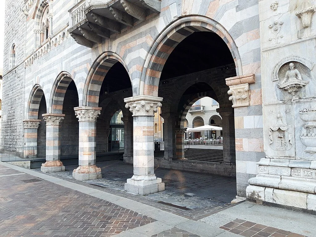 Photo by [Ysogo] — [• CC BY-SA 4.0]