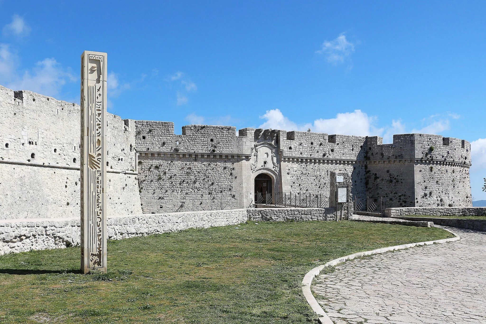 Photo: Bernard Gagnon • CC0