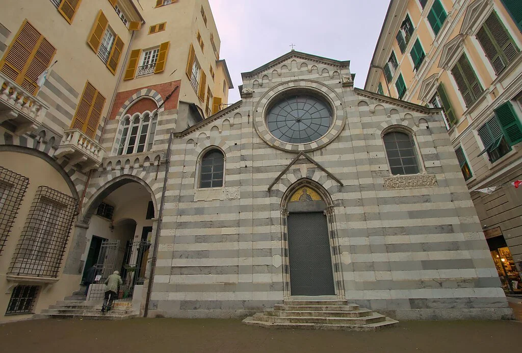 Photo by [Benjamin Smith] — [• CC BY-SA 4.0]