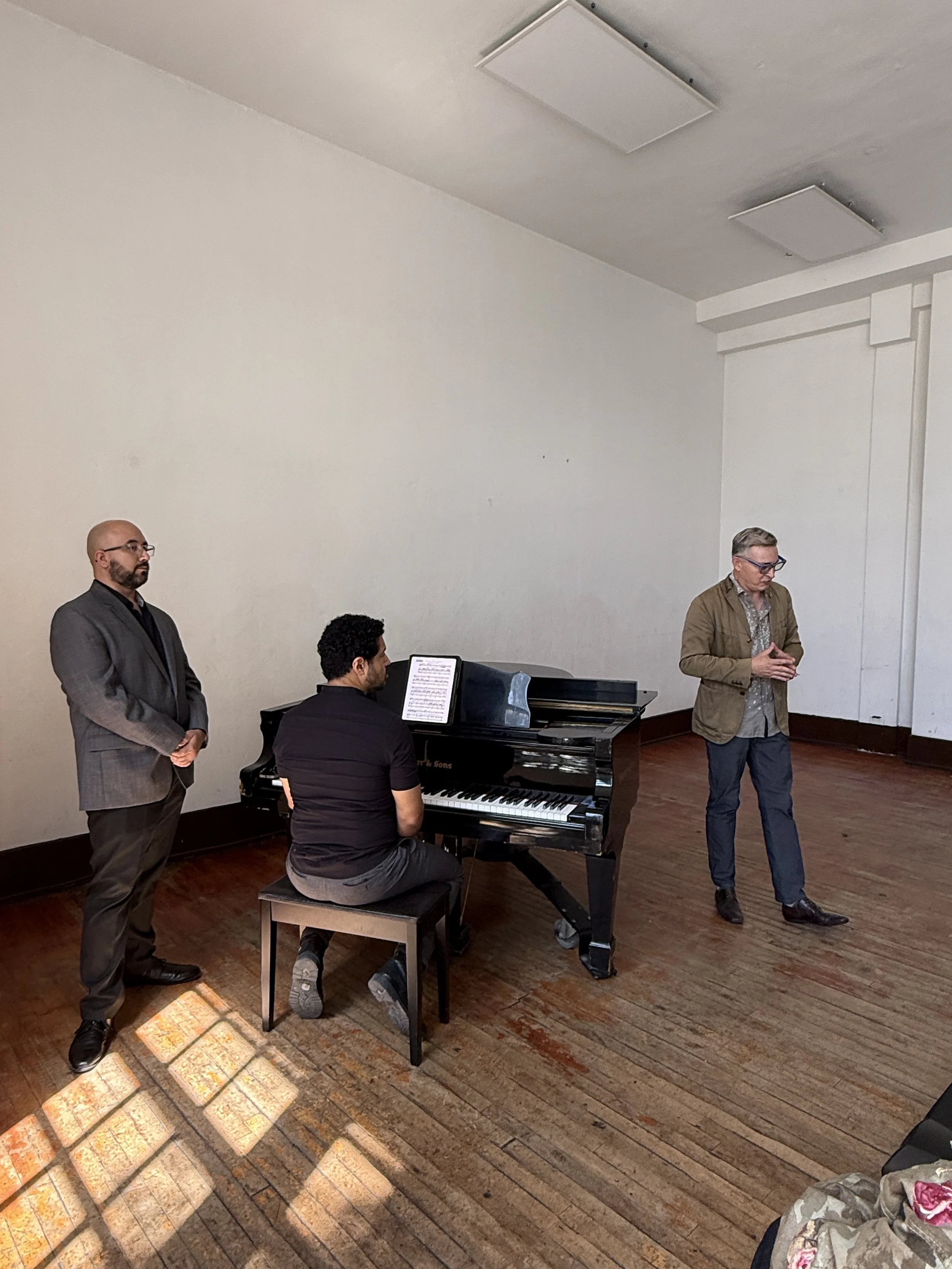 Opera Explícita: Mtro. Mario Montenegro