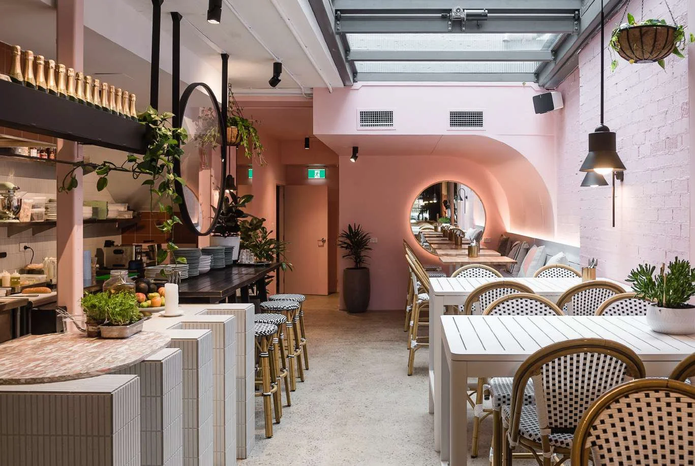 The Charlie - Restaurant & Bar