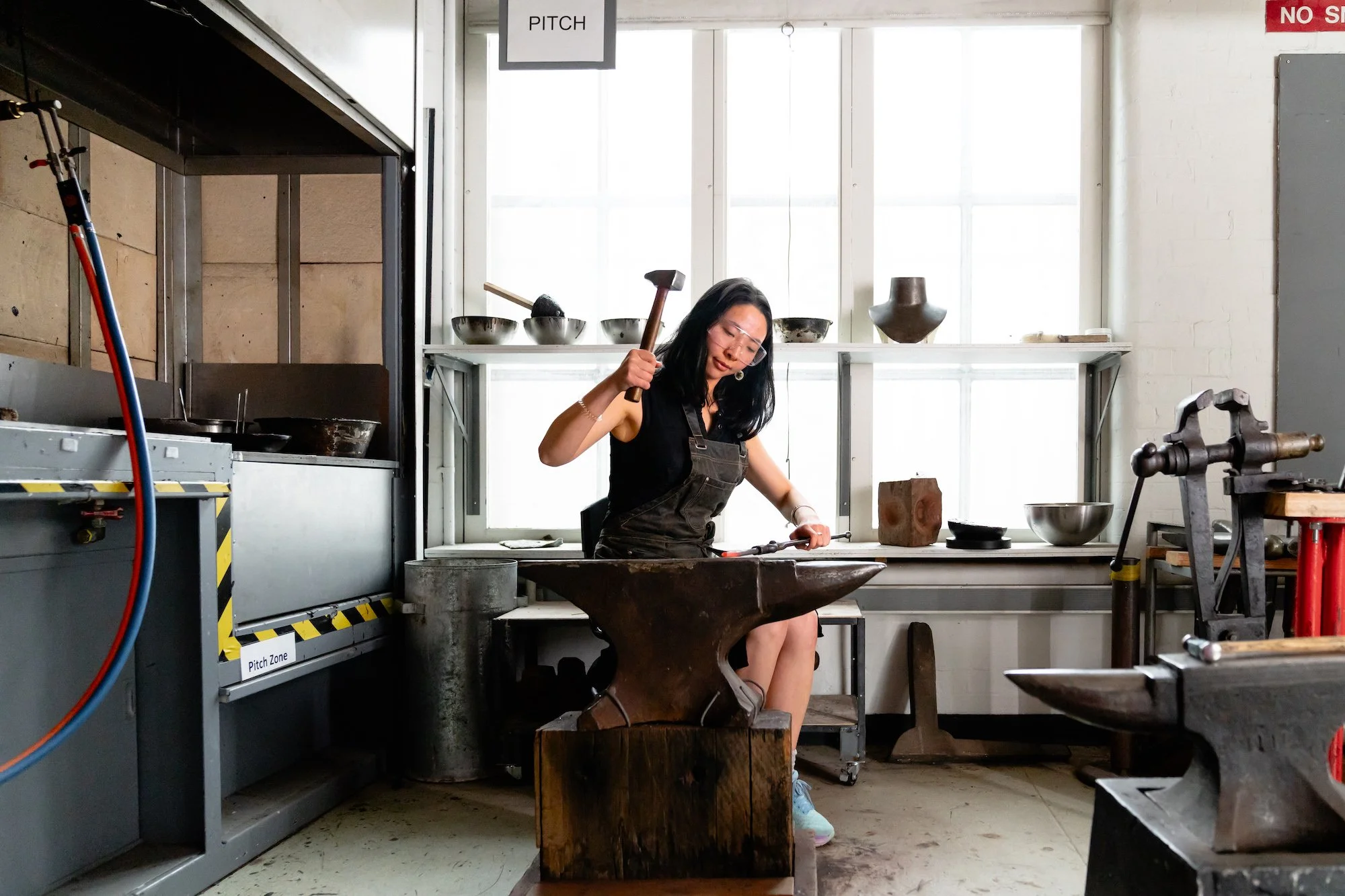 Bio — Vivian Qiu Studio