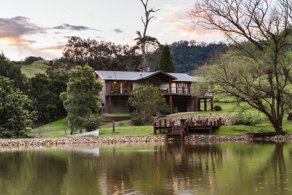 Berry-Lake-House-luxury-rental-home-South-Coast-NSW-1024x683.jpg